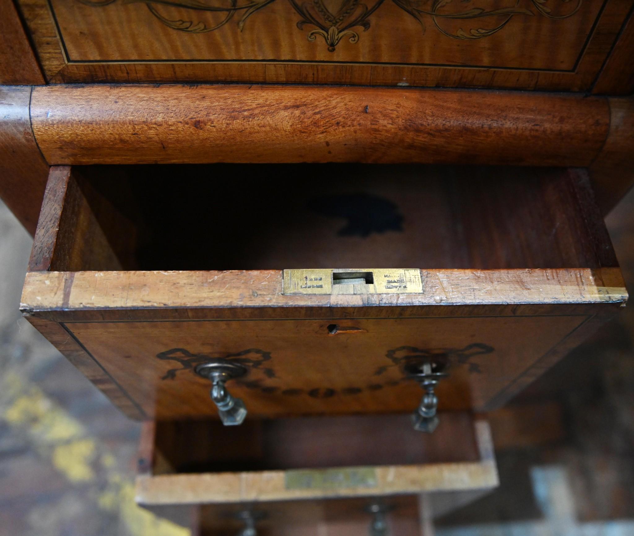 Early 20th Century Edwardian Pedestal Desk Sheraton Inlay Writing Table 1900 For Sale