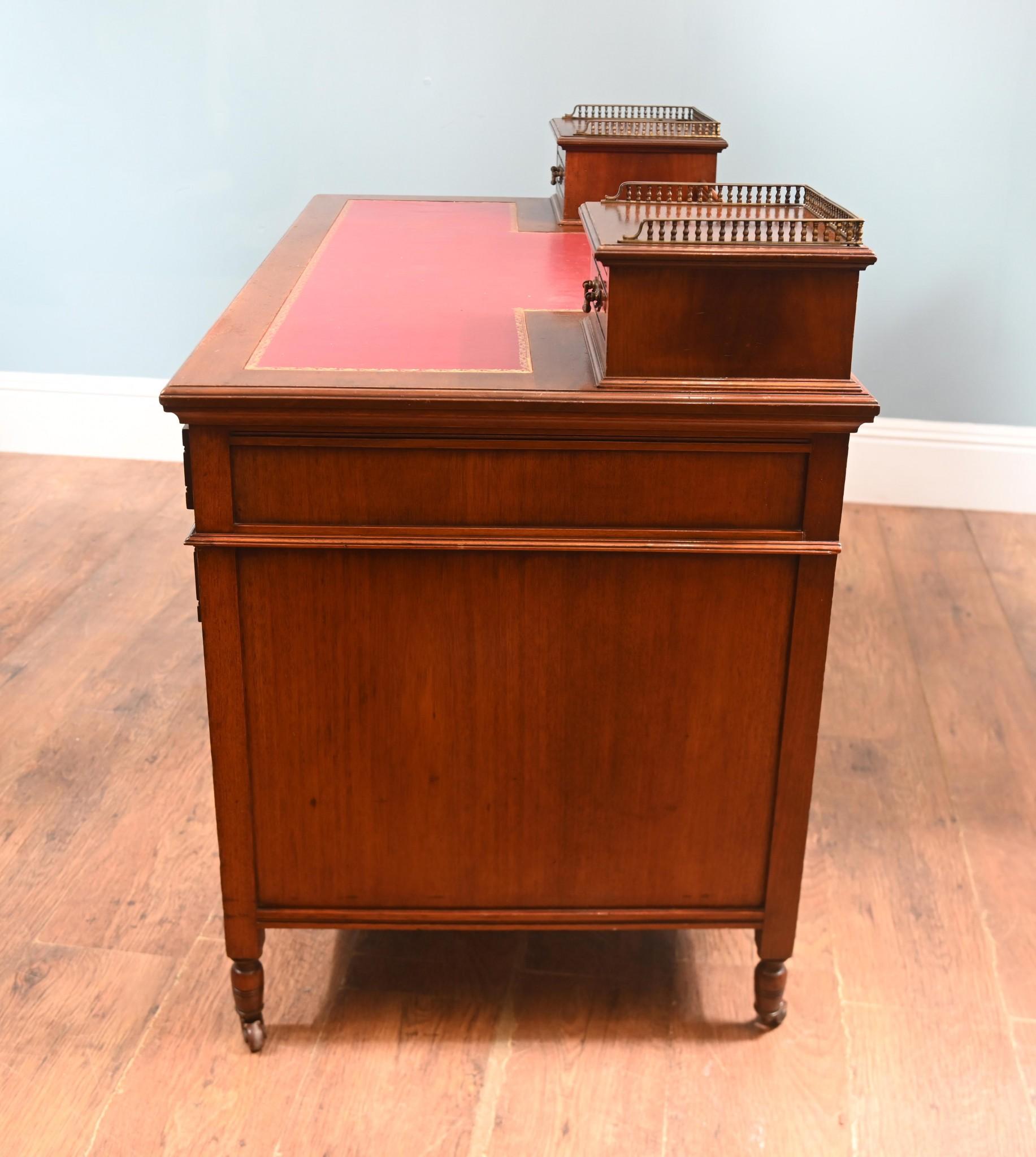 Acajou Table d'écriture édouardienne à piédestal en acajou 1910 en vente