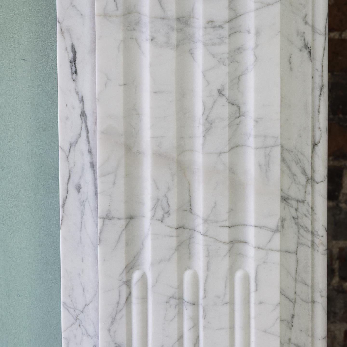 Edwardian Pencil Vein Marble Chimneypiece In Good Condition In London, GB