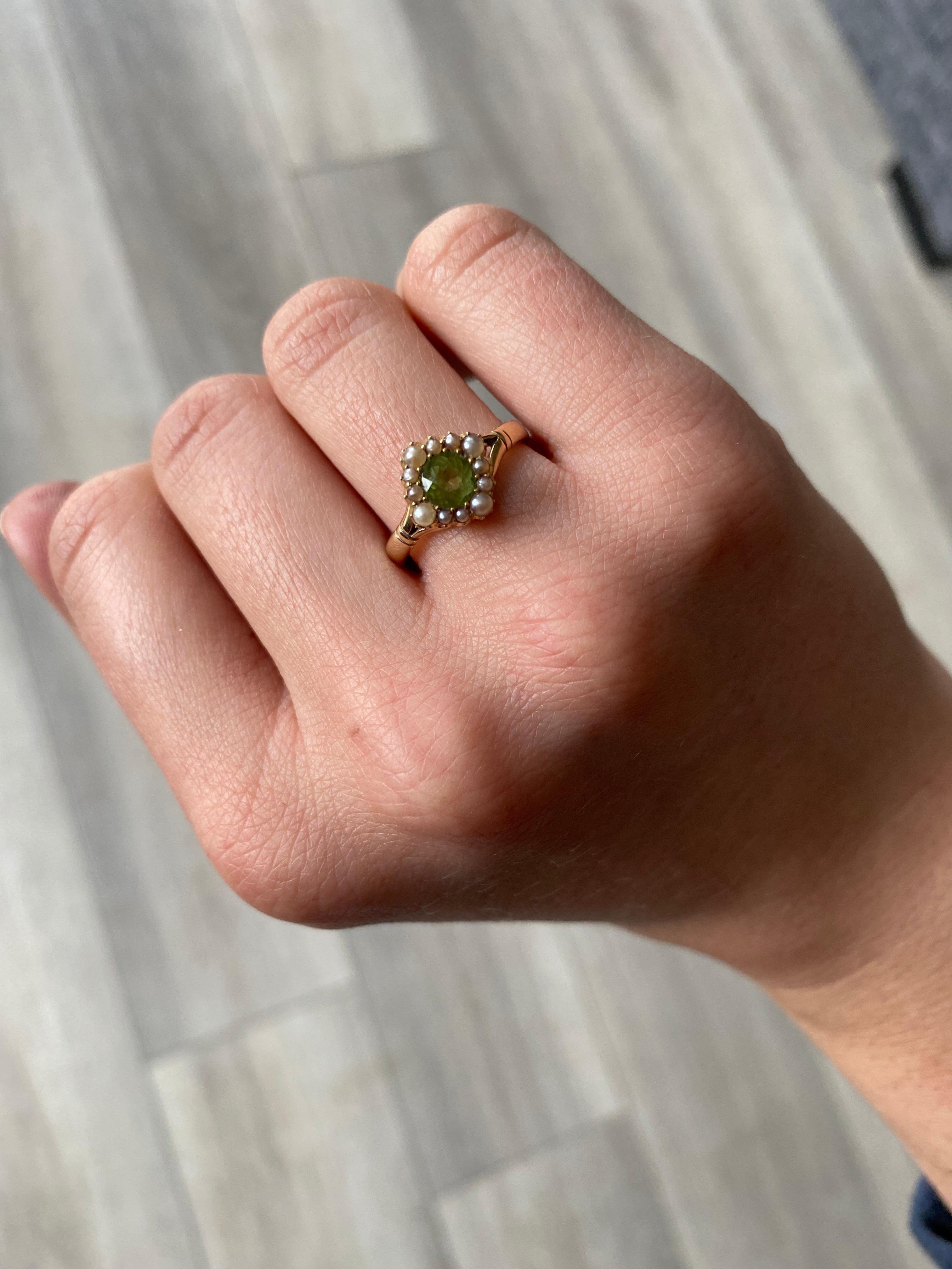 Edwardian Peridot and Pearl 9 Carat Gold Cluster Ring In Good Condition In Chipping Campden, GB