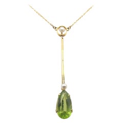 Edwardian Peridot and Pearl Pendant Necklace 15 Karat Yellow Gold