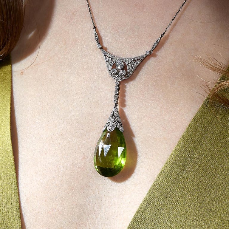 Edwardian Peridot Briolette and Diamond Necklace, circa 1910s For Sale 2