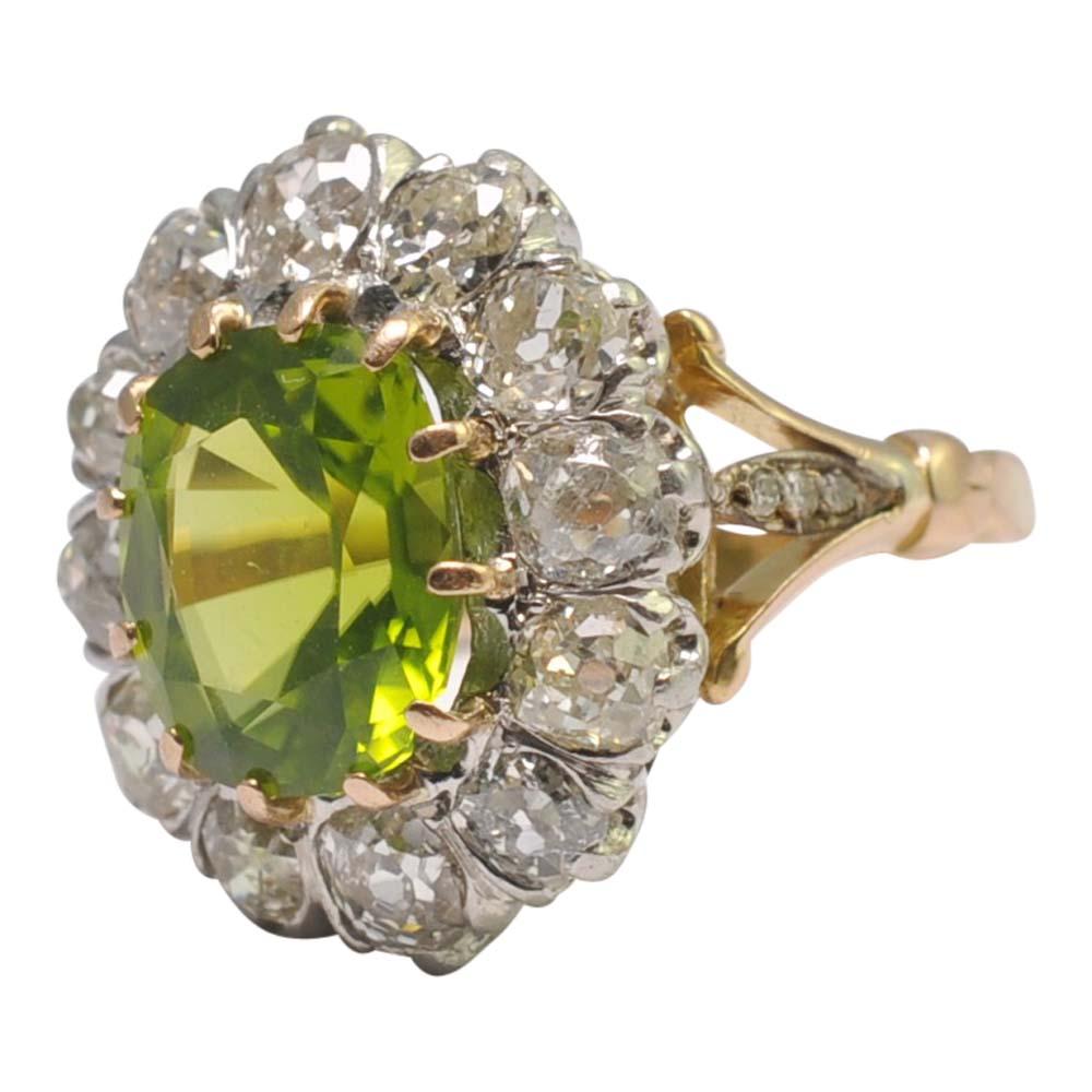 Edwardian Peridot Diamond Cluster Gold Ring For Sale 2