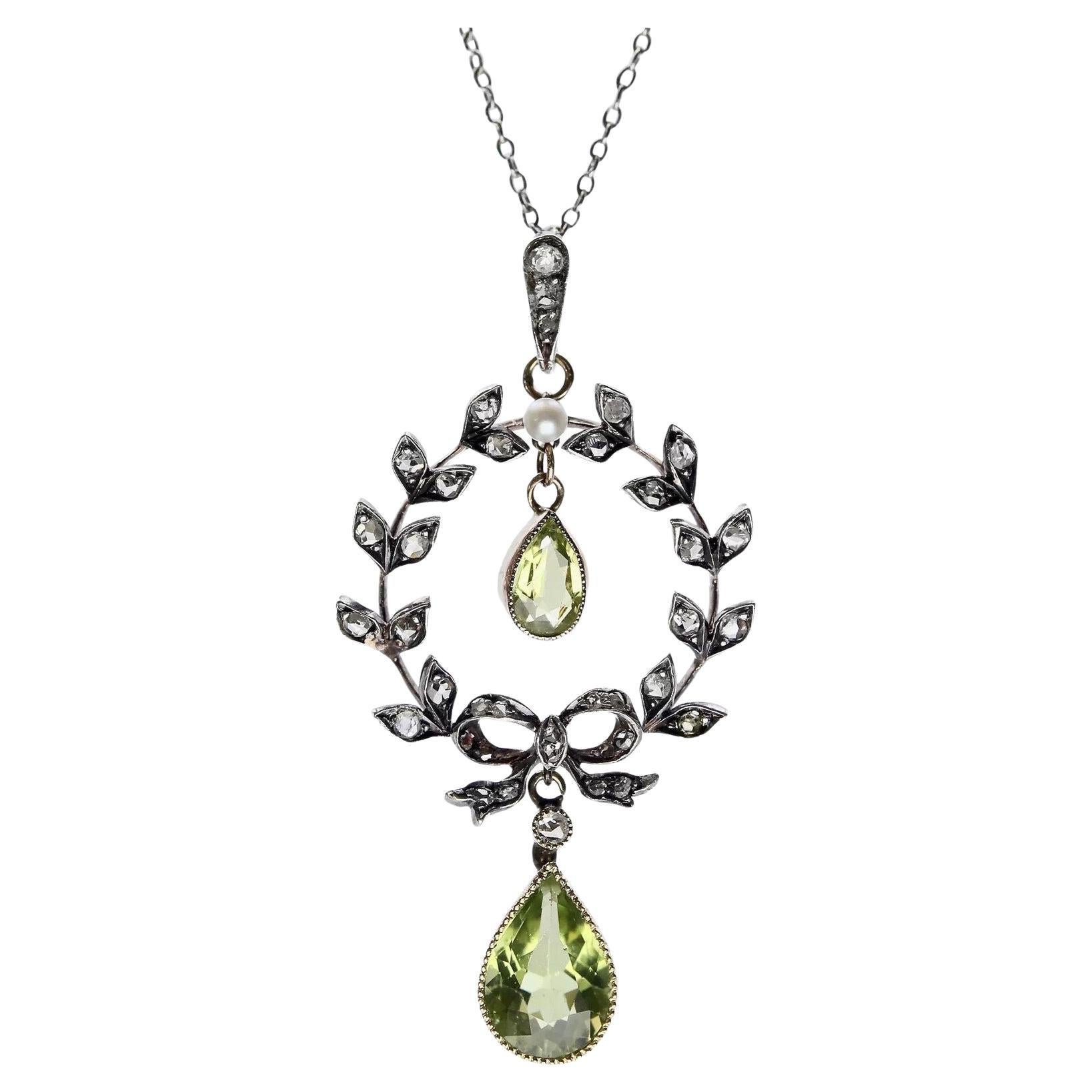 Edwardian Peridot & Diamond Wreath Pendant in Platinum, 18K Yellow Gold