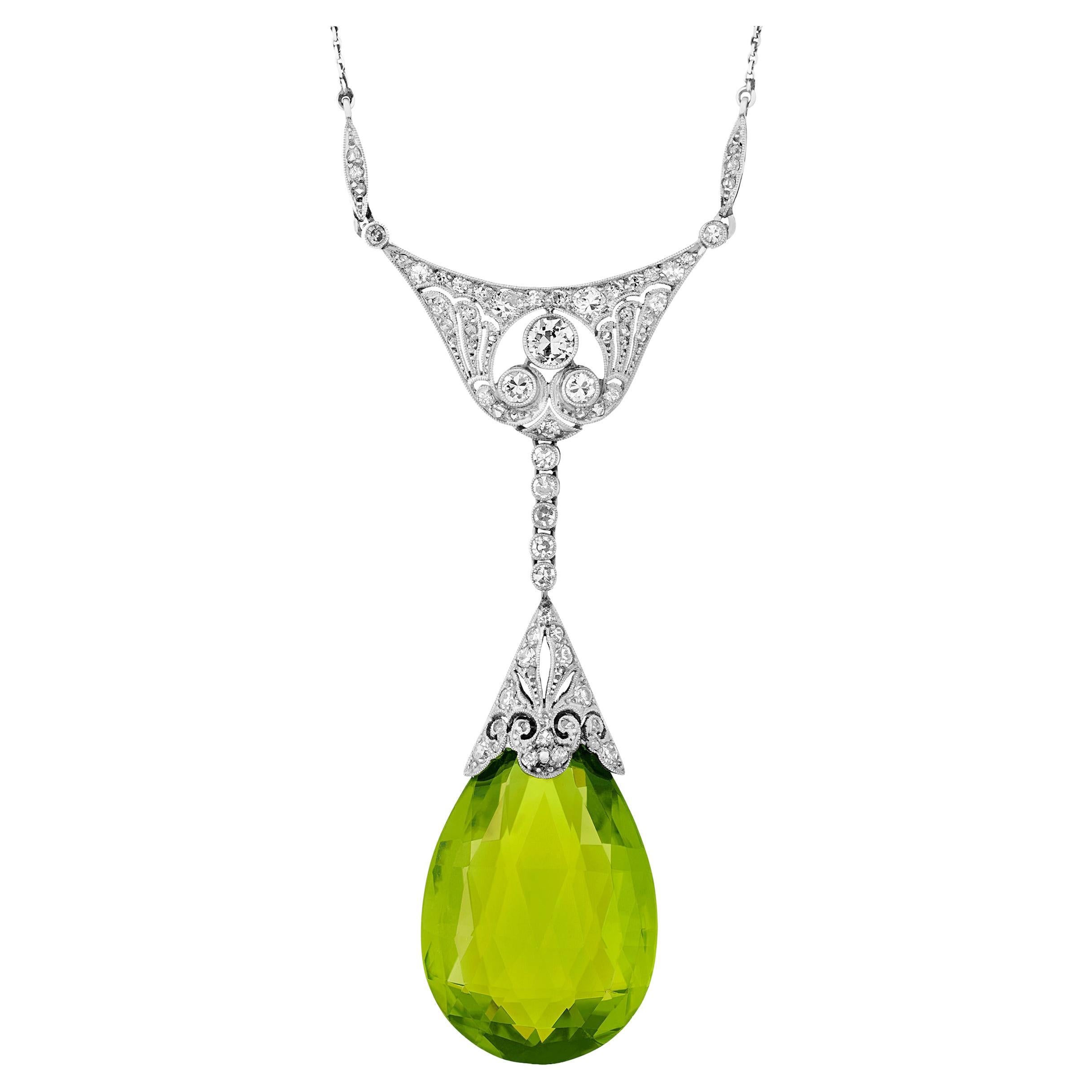 Edwardian Peridot Pendant, 30.00 carats