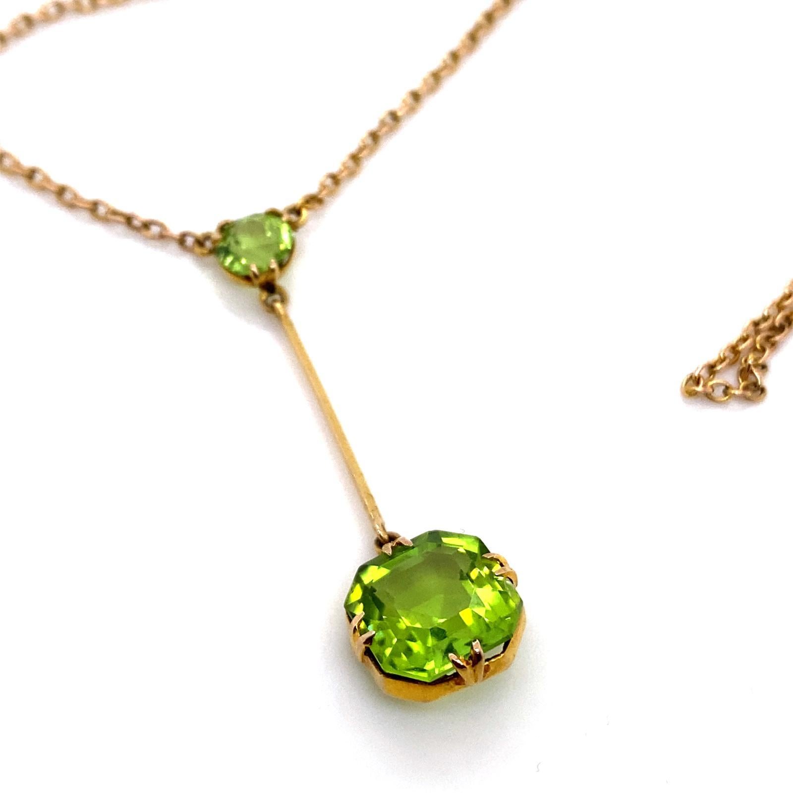 Women's Edwardian Peridot Pendant Necklace 9 Karat Yellow Gold For Sale
