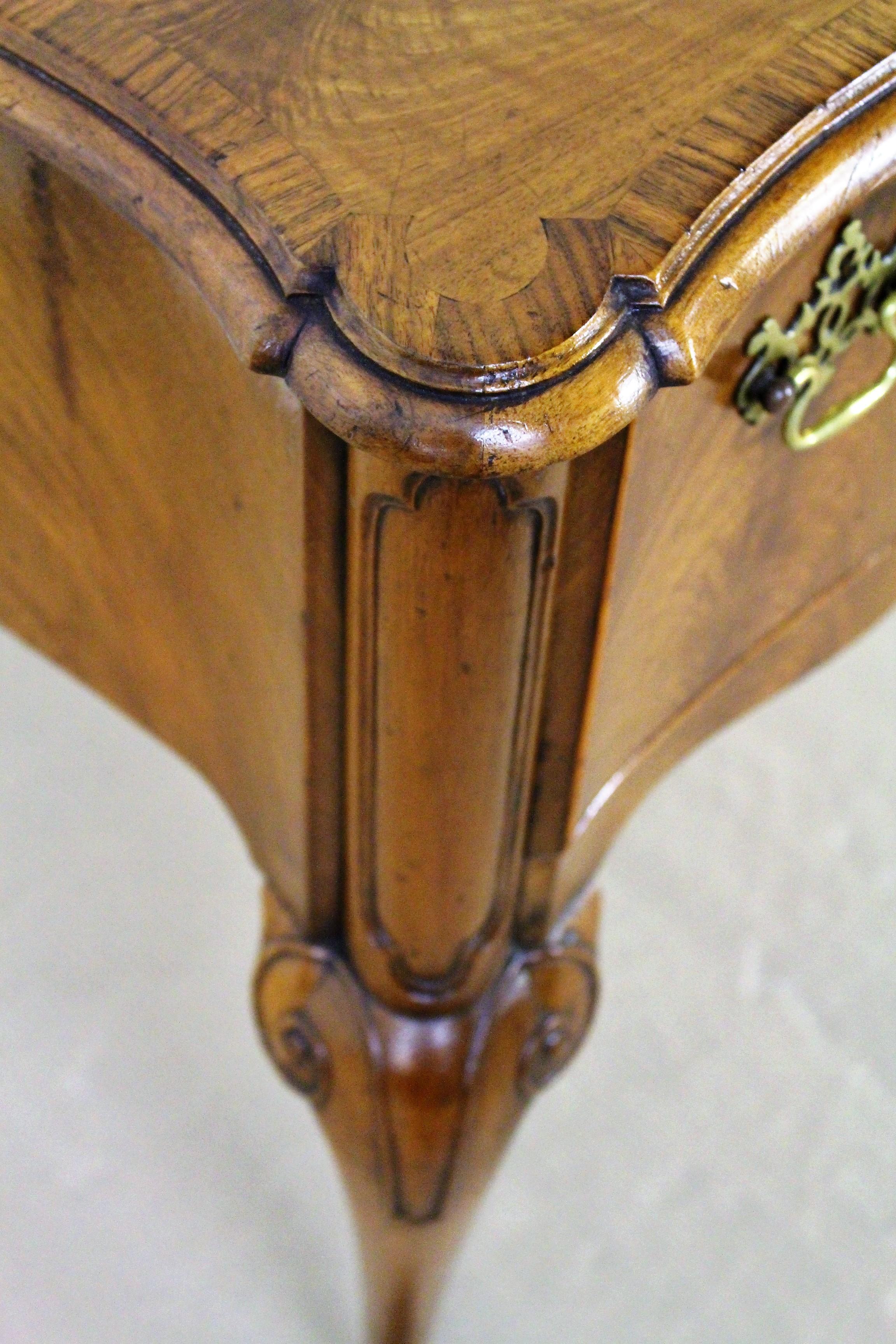 Edwardian Period Burr Walnut Lamp Table For Sale 6