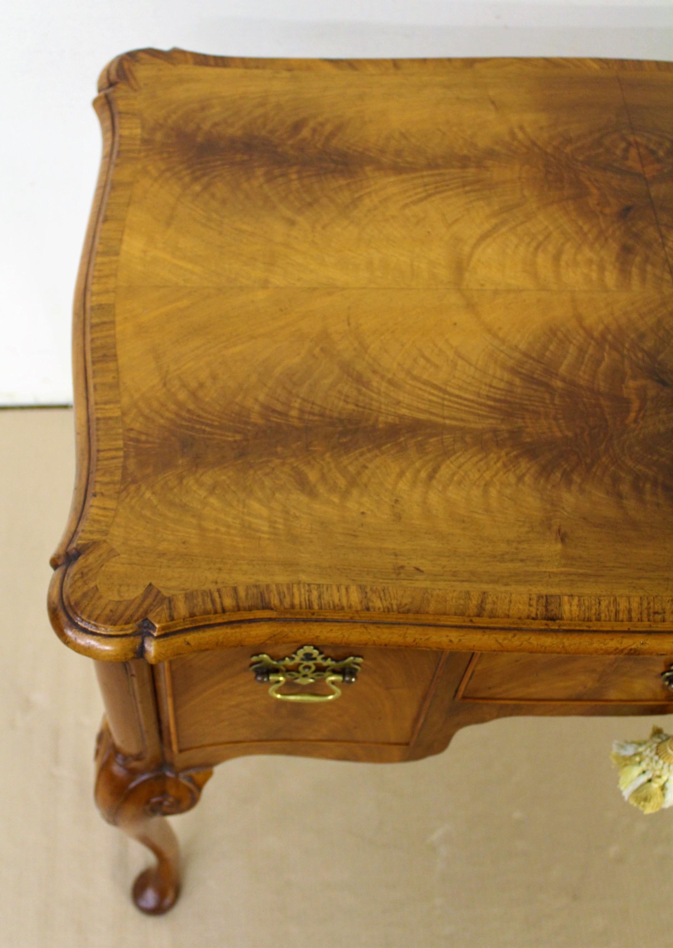 Edwardian Period Burr Walnut Lamp Table For Sale 6
