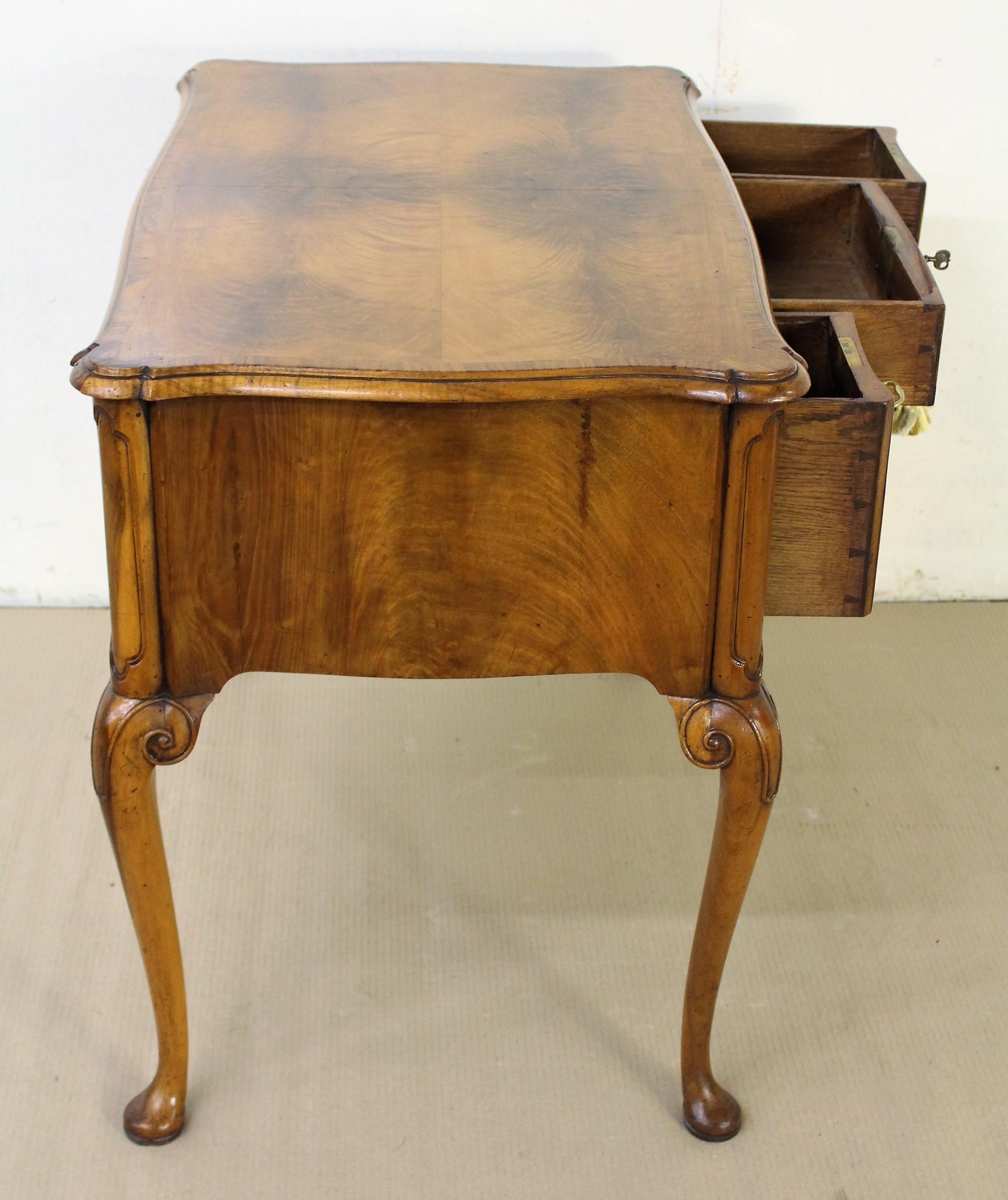 Early 20th Century Edwardian Period Burr Walnut Lamp Table For Sale