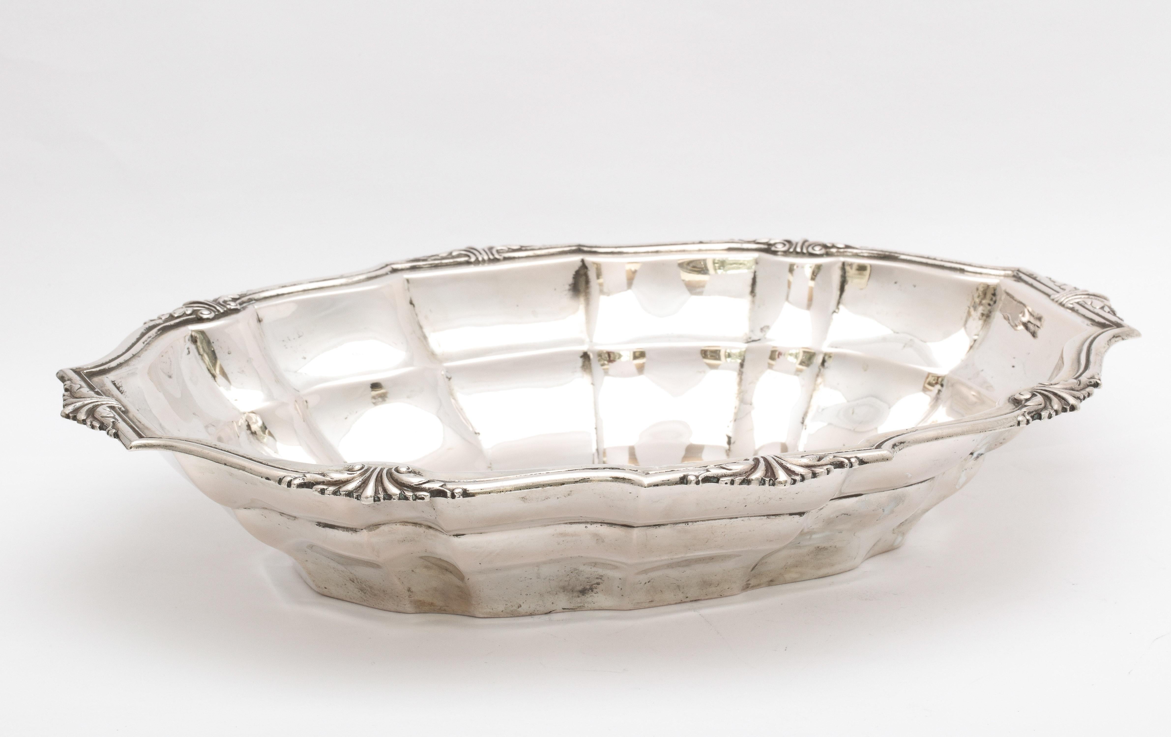 Edwardian Period Continental Silver (.800) Serving Bowl In Good Condition For Sale In New York, NY