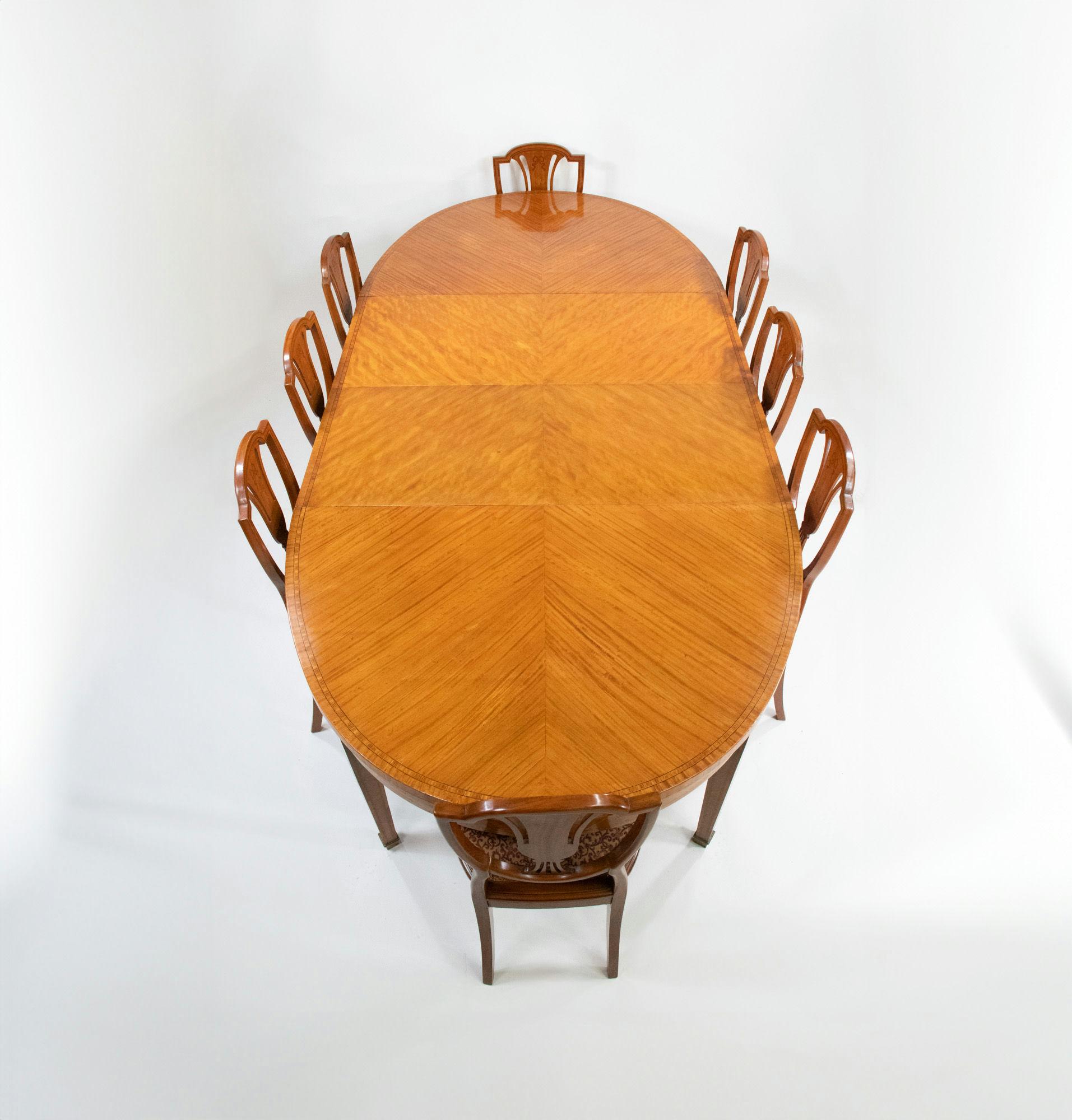 Ensemble de salle à manger anglais d'époque édouardienne d'inspiration Hepplewhite en bois de citronnier en vente 3