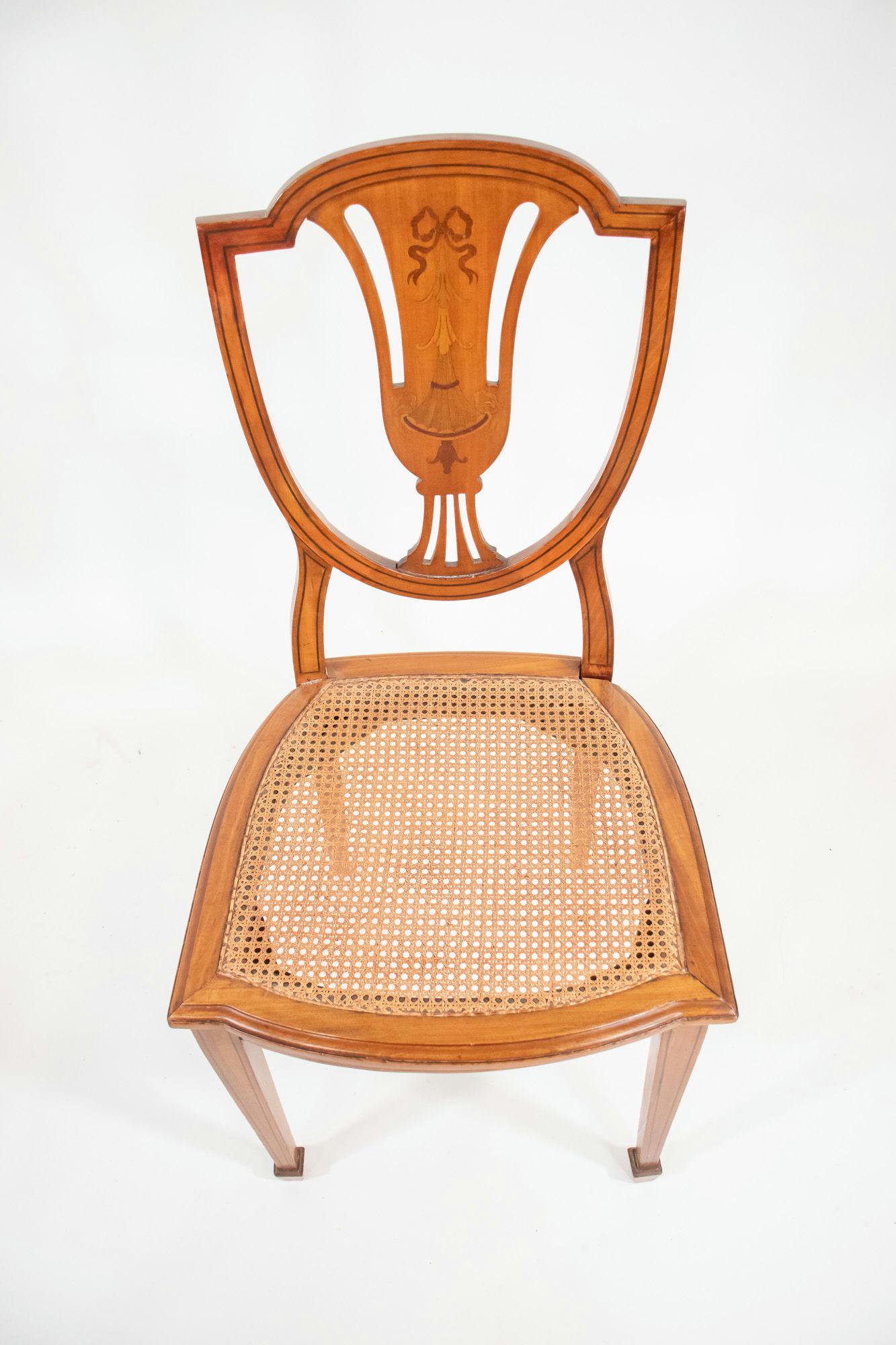 Ensemble de salle à manger anglais d'époque édouardienne d'inspiration Hepplewhite en bois de citronnier en vente 9