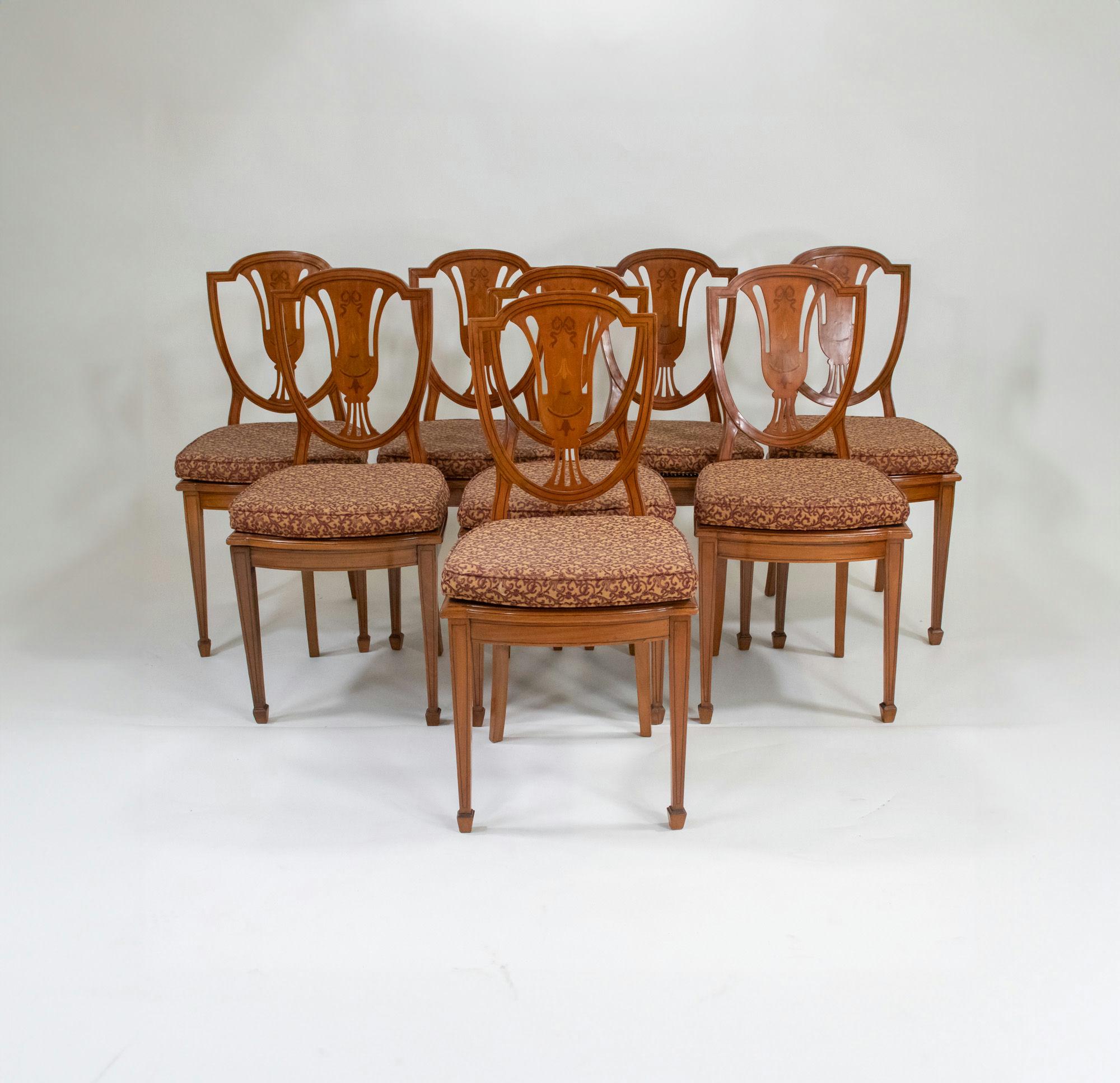 Ensemble de salle à manger anglais d'époque édouardienne d'inspiration Hepplewhite en bois de citronnier en vente 10