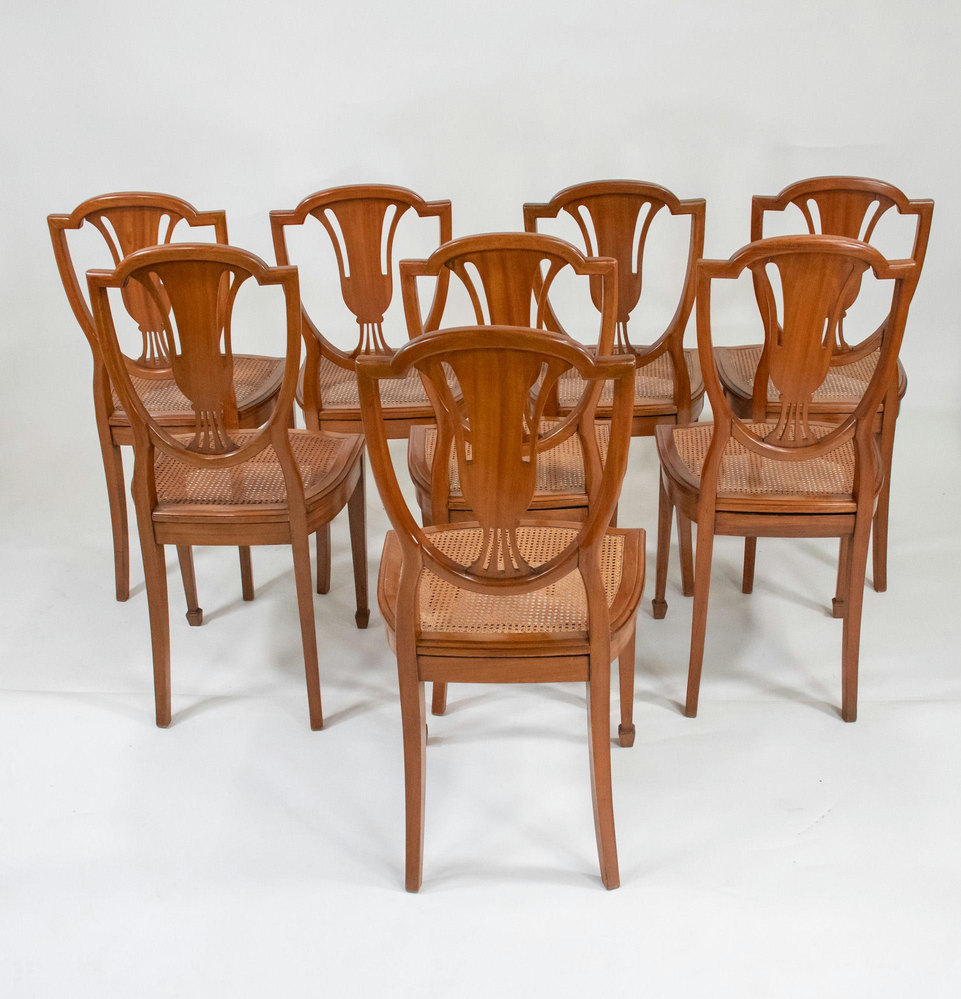 Ensemble de salle à manger anglais d'époque édouardienne d'inspiration Hepplewhite en bois de citronnier en vente 11