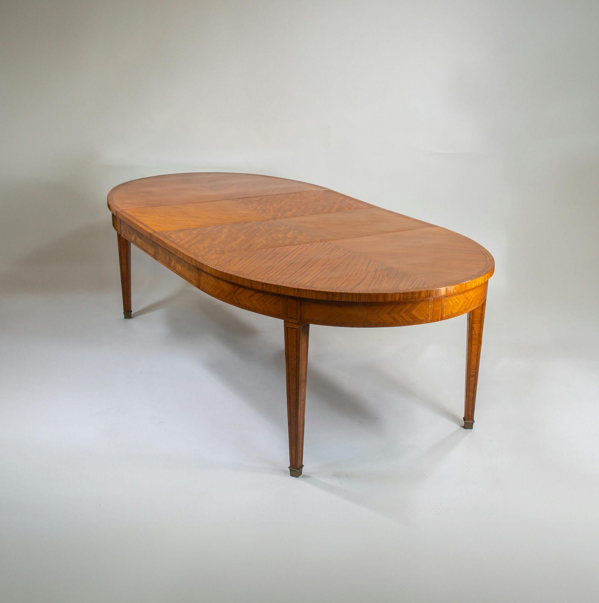 Incrusté Ensemble de salle à manger anglais d'époque édouardienne d'inspiration Hepplewhite en bois de citronnier en vente