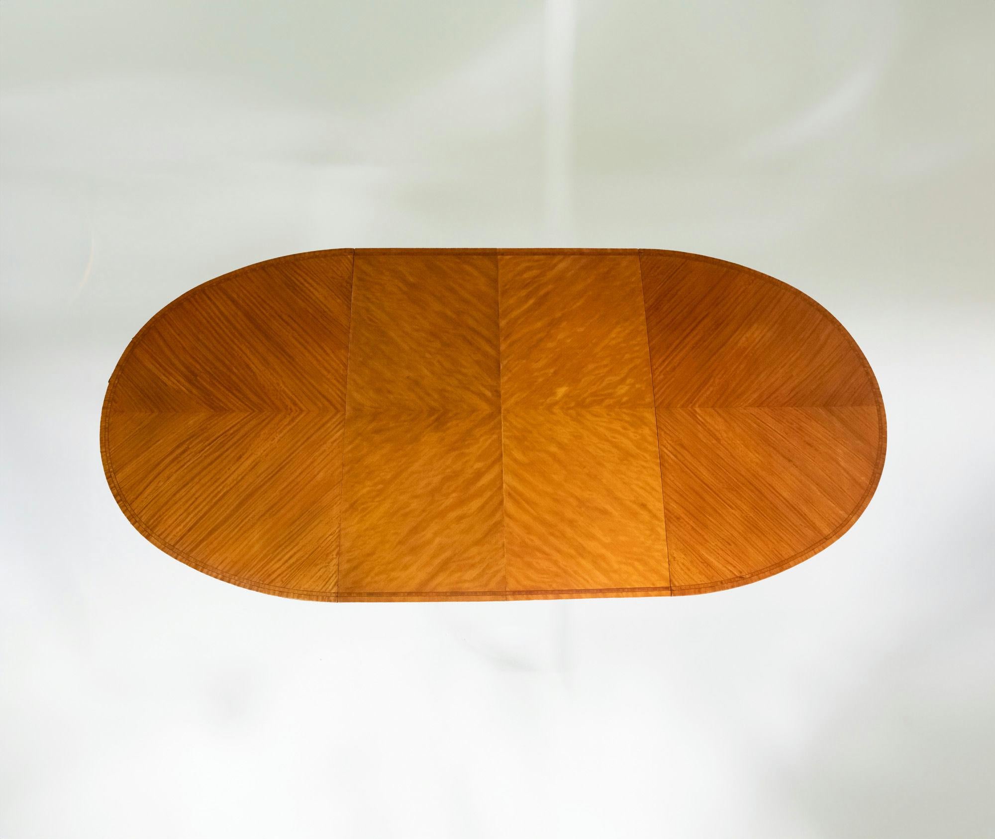 Ensemble de salle à manger anglais d'époque édouardienne d'inspiration Hepplewhite en bois de citronnier en vente 1