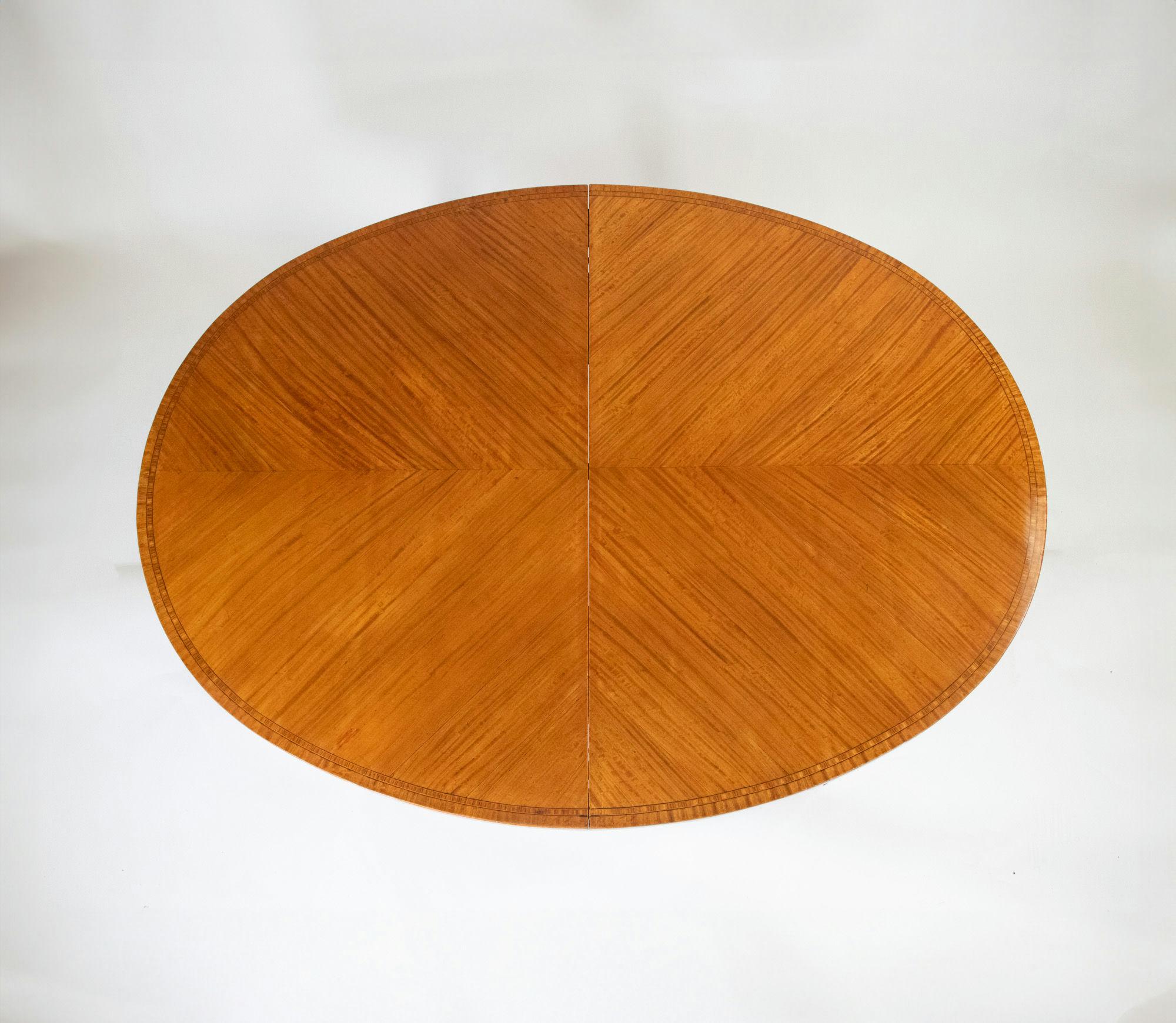 Ensemble de salle à manger anglais d'époque édouardienne d'inspiration Hepplewhite en bois de citronnier en vente 2