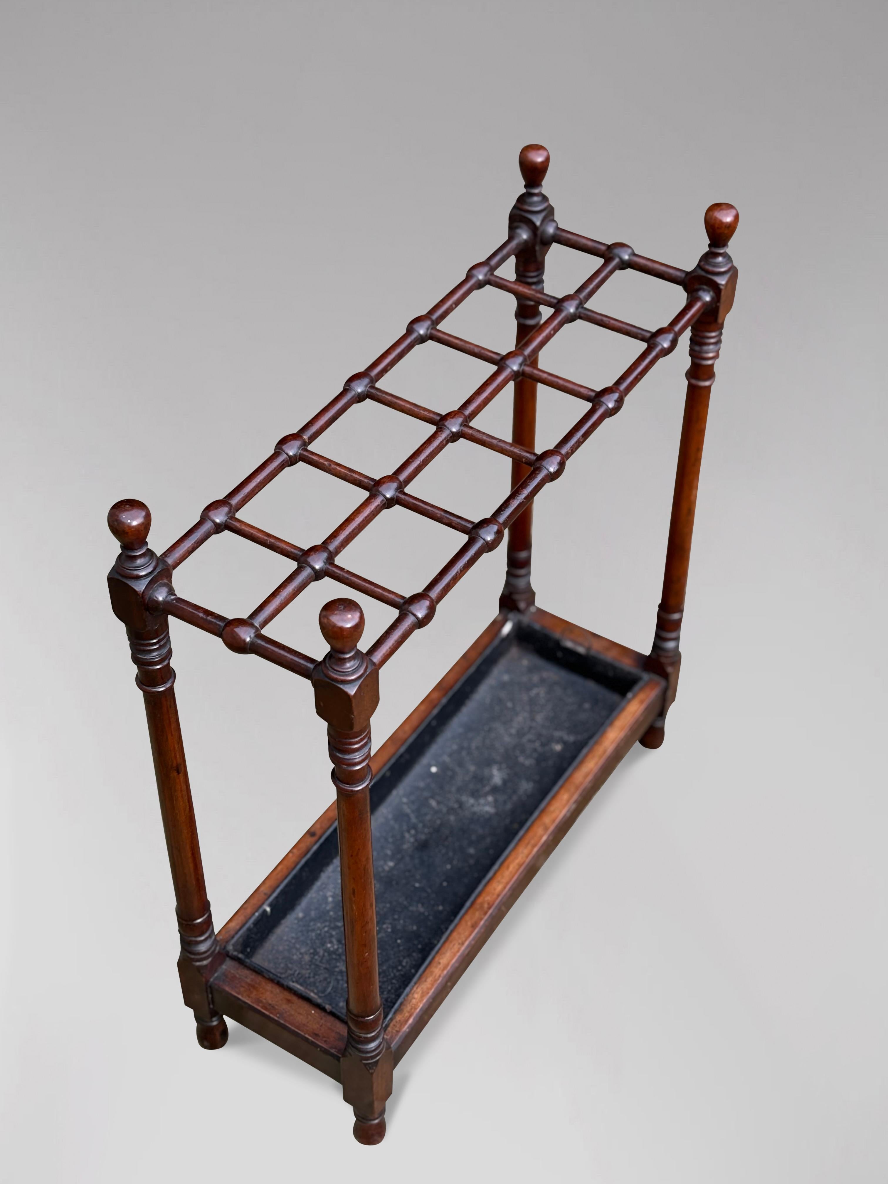 Edwardian Period Mahogany Stick Stand or Umbrella Stand In Good Condition In Petworth,West Sussex, GB