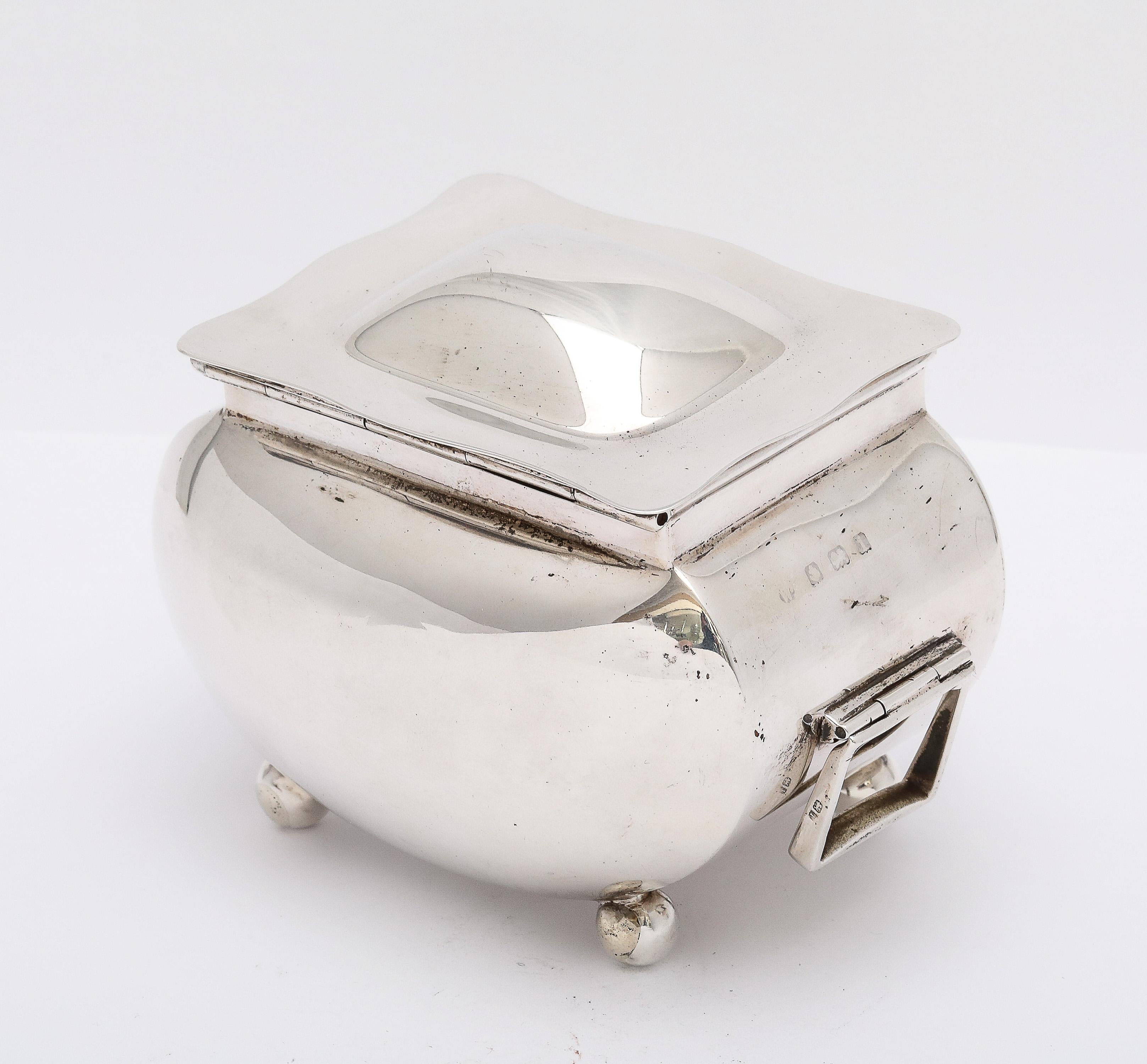 Edwardian Period Sterling Silver Ball-Footed Tea Caddy With HInged Lid For Sale 2