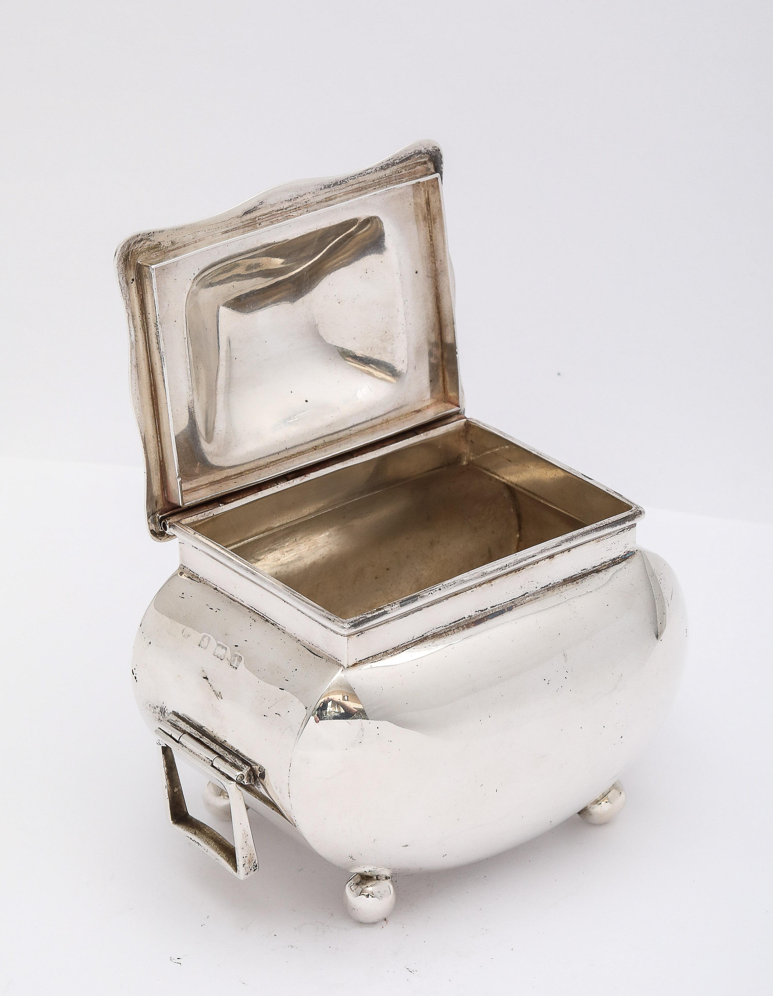 Edwardian Period Sterling Silver Ball-Footed Tea Caddy With HInged Lid For Sale 4