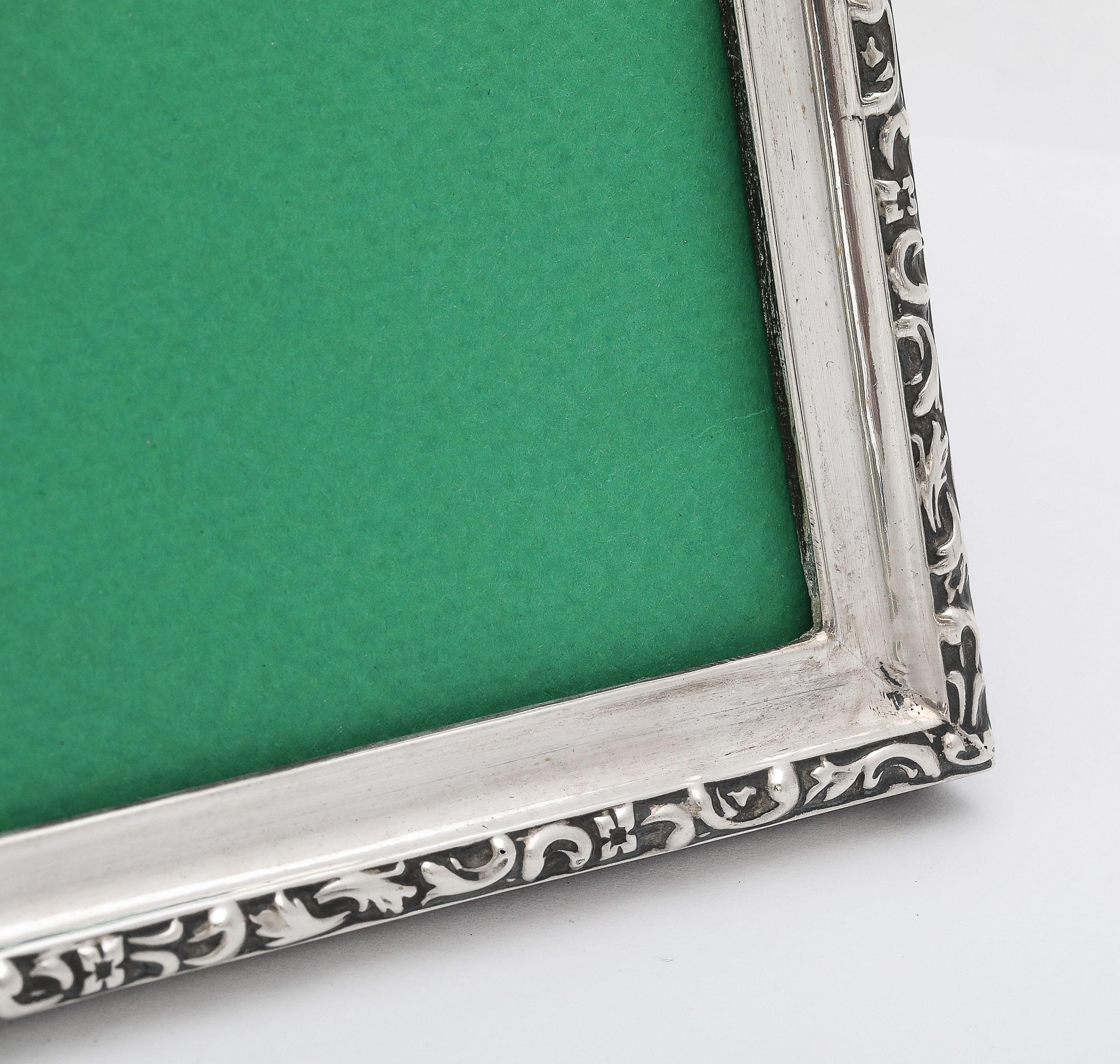 Bilderrahmen aus Sterlingsilber mit Hump-Ton und Holzrücken aus der Edwardianischen Periode im Angebot 5