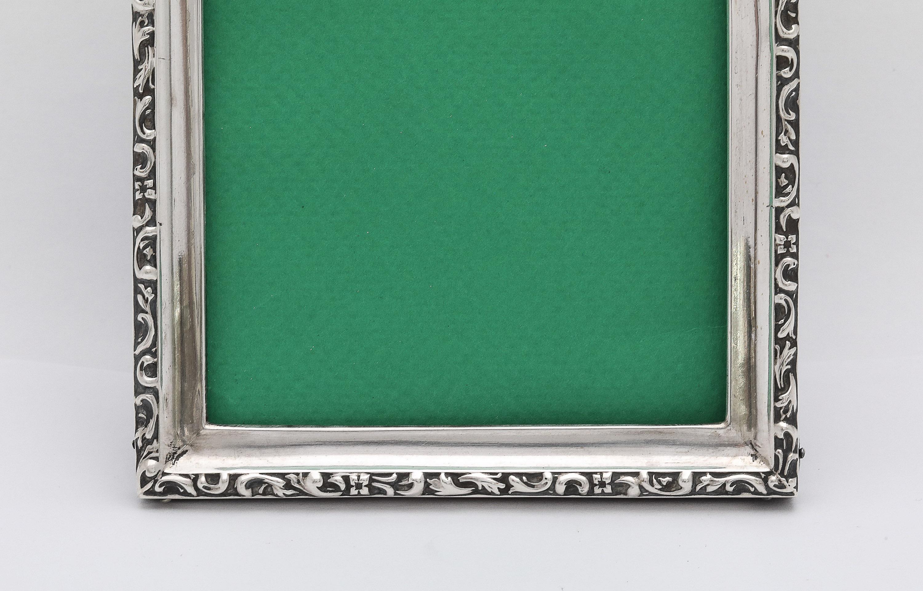 Bilderrahmen aus Sterlingsilber mit Hump-Ton und Holzrücken aus der Edwardianischen Periode im Angebot 1