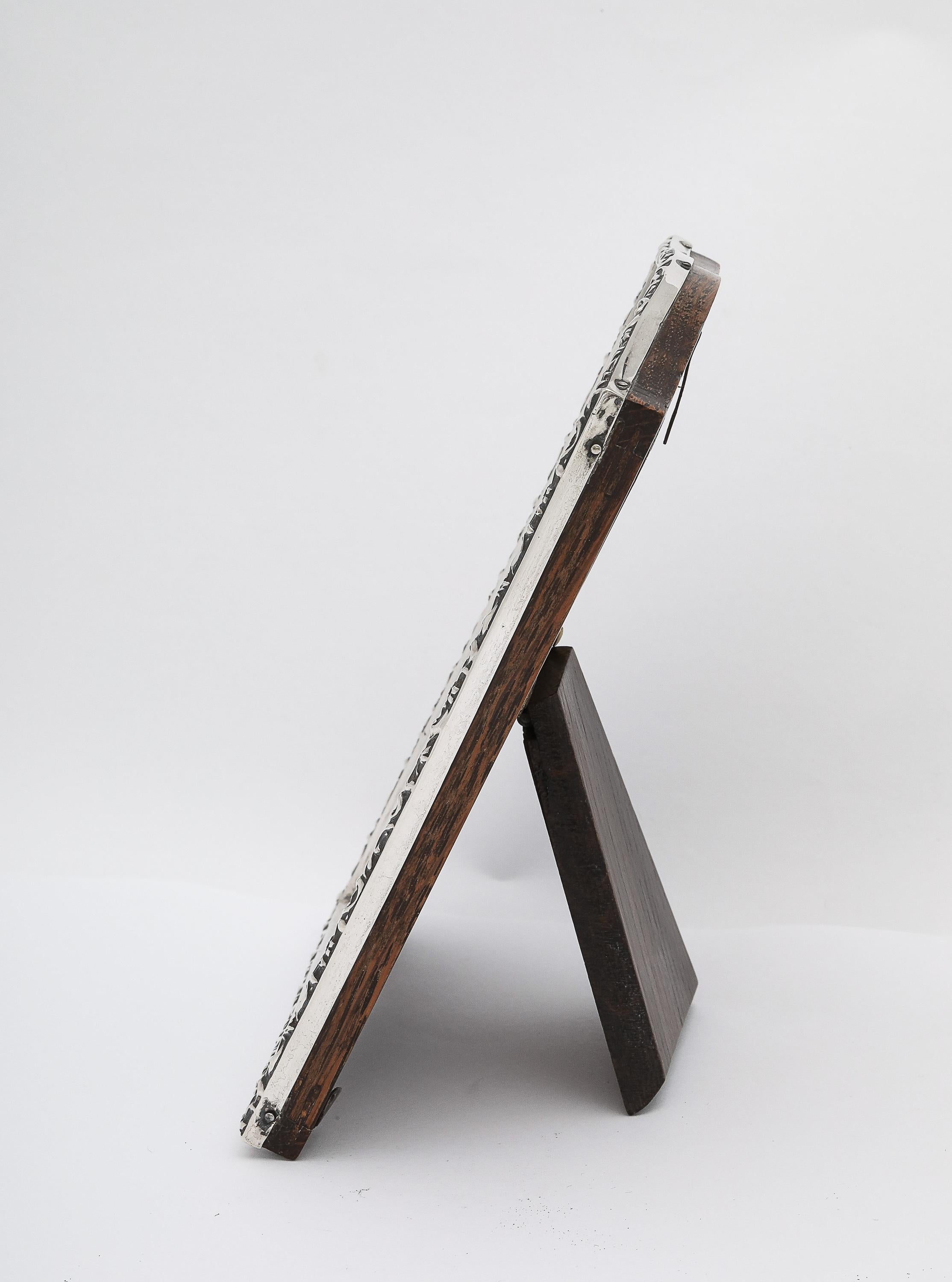 Bilderrahmen aus Sterlingsilber mit Hump-Ton und Holzrücken aus der Edwardianischen Periode im Angebot 2