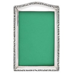 Cornice in argento sterling di epoca edoardiana con tetto a gobba e supporto in Wood
