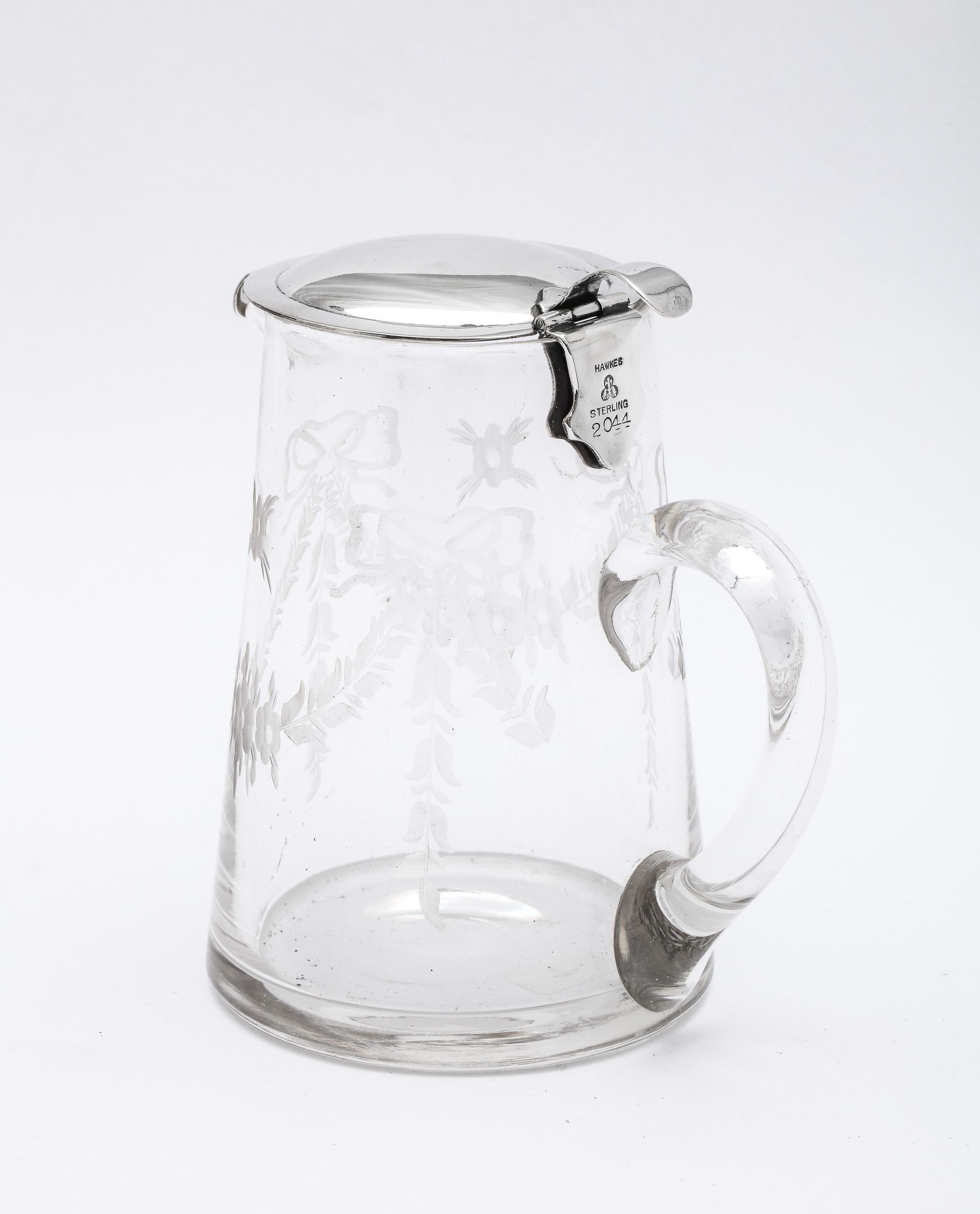 Edwardian Period Sterling Silver-Mounted Etched Glass Syrup Jug By Hawkes For Sale 5