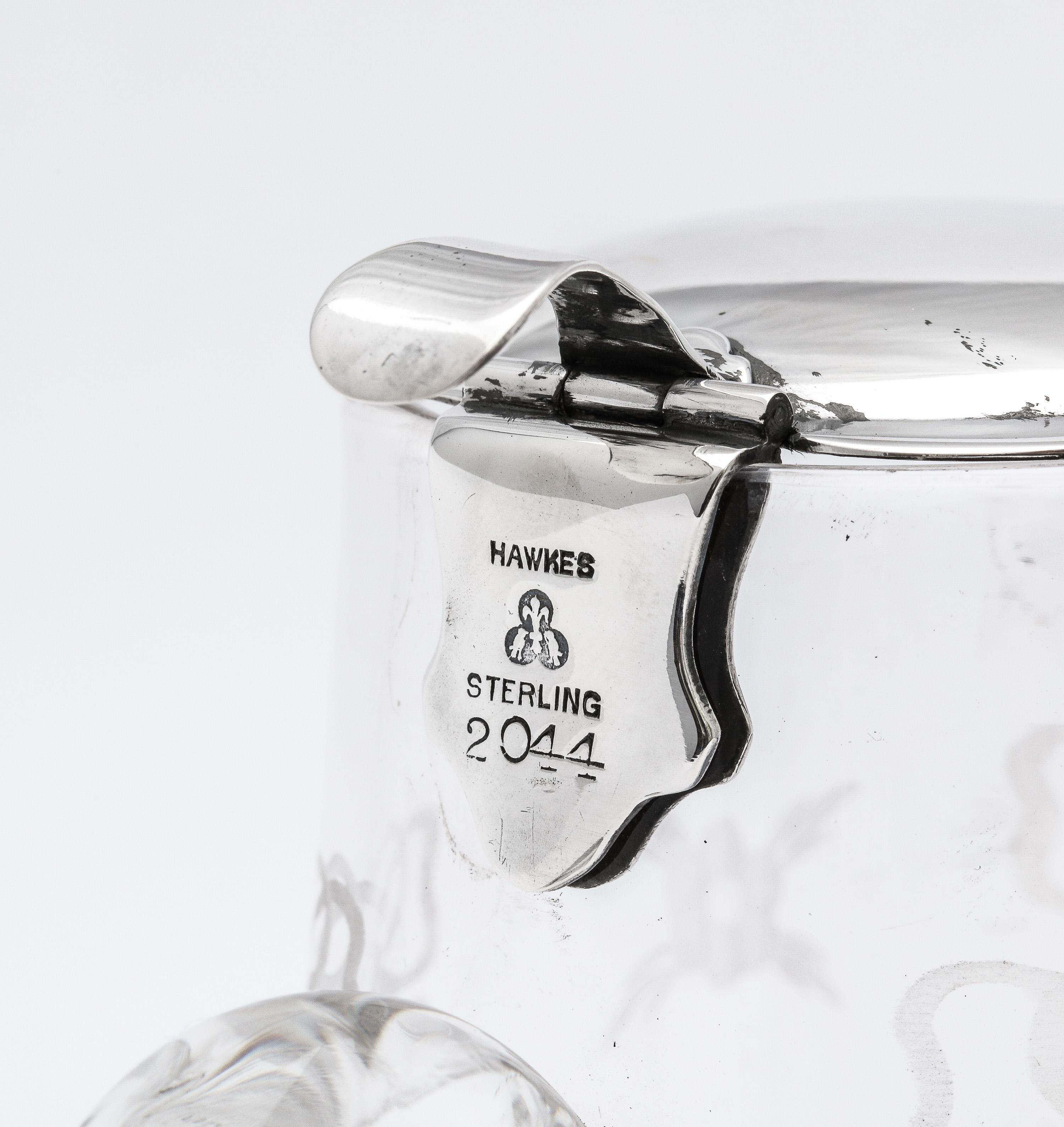 Syrup-Krug aus geätztem Glas mit Sterlingsilberbeschlägen aus der Edwardianischen Periode von Hawkes im Angebot 3