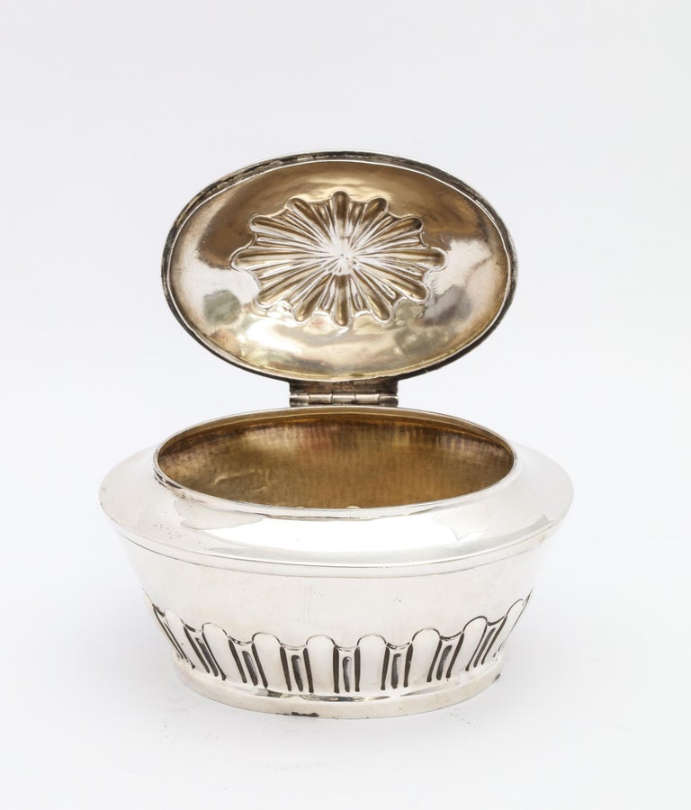 Edwardian Period Sterling Silver Tea Caddy With Hinged Lid For Sale 3