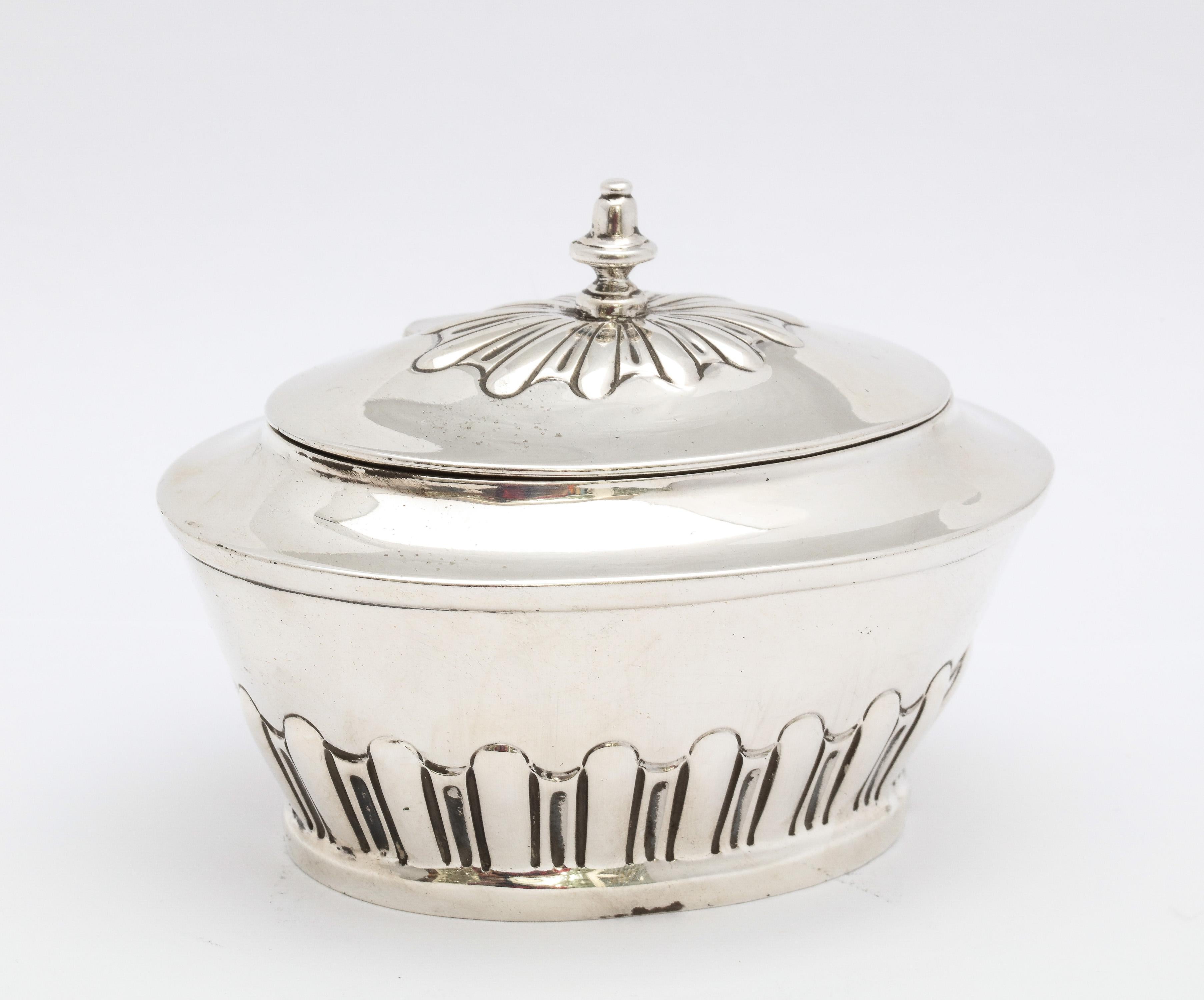 English Edwardian Period Sterling Silver Tea Caddy With Hinged Lid For Sale