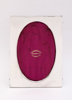 Cuadro de plata de ley de la época eduardiana con fondo de madera Fama