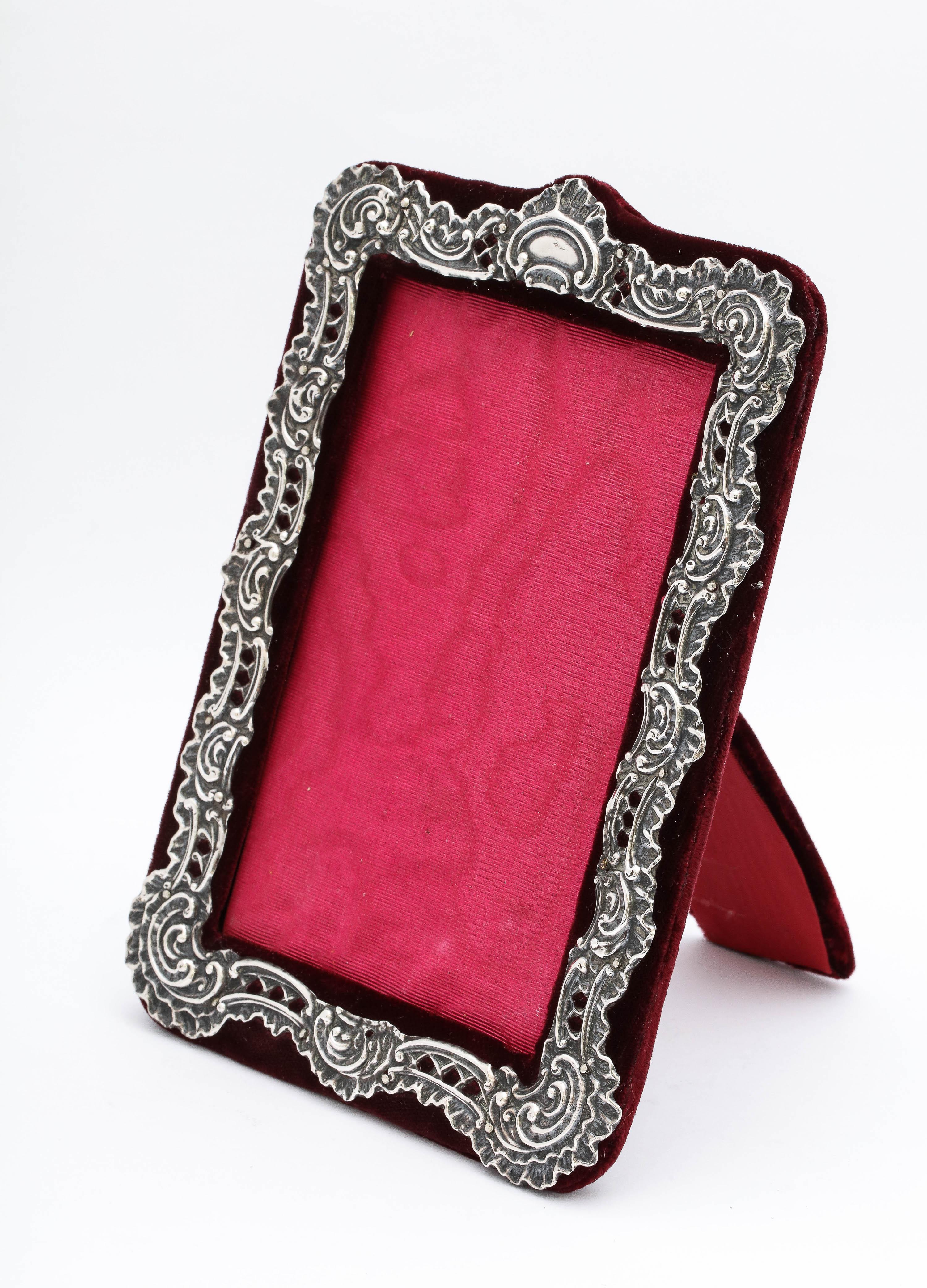English Edwardian Period Victorian Style Sterling Silver Picture Frame For Sale