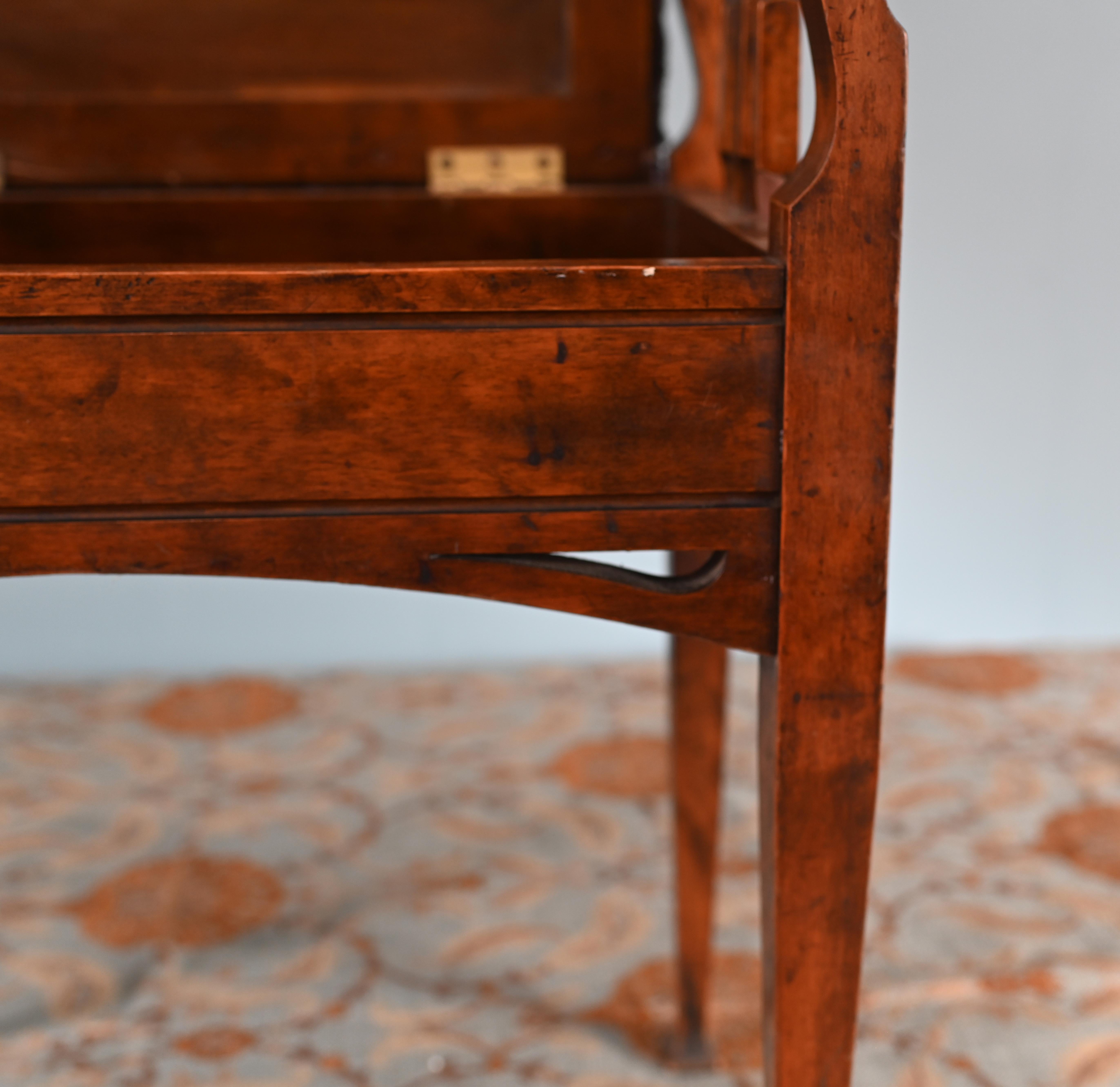 Tabouret de piano édouardien Noyer 1910 Siège Bon état - En vente à Potters Bar, GB