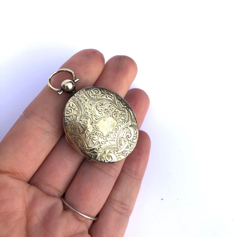 Edwardian Pinchbeck Double Opening Locket For Sale at 1stdibs