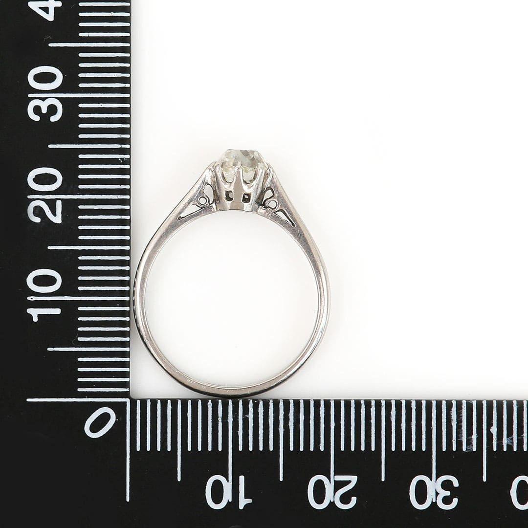 Verlobungsring aus edwardianischem Platin mit 0,95 Karat Diamant im Altschliff, um 1910 4