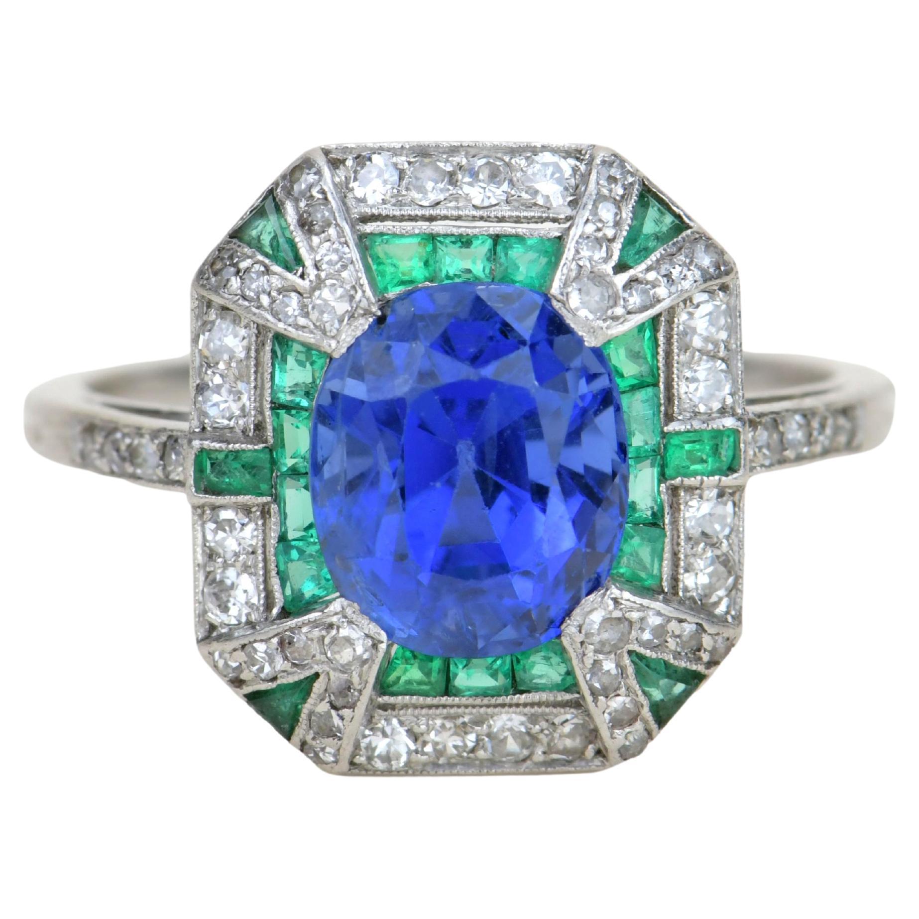Edwardian Platinum 3.7 Carat Sapphire Emerald Diamond Ring For Sale