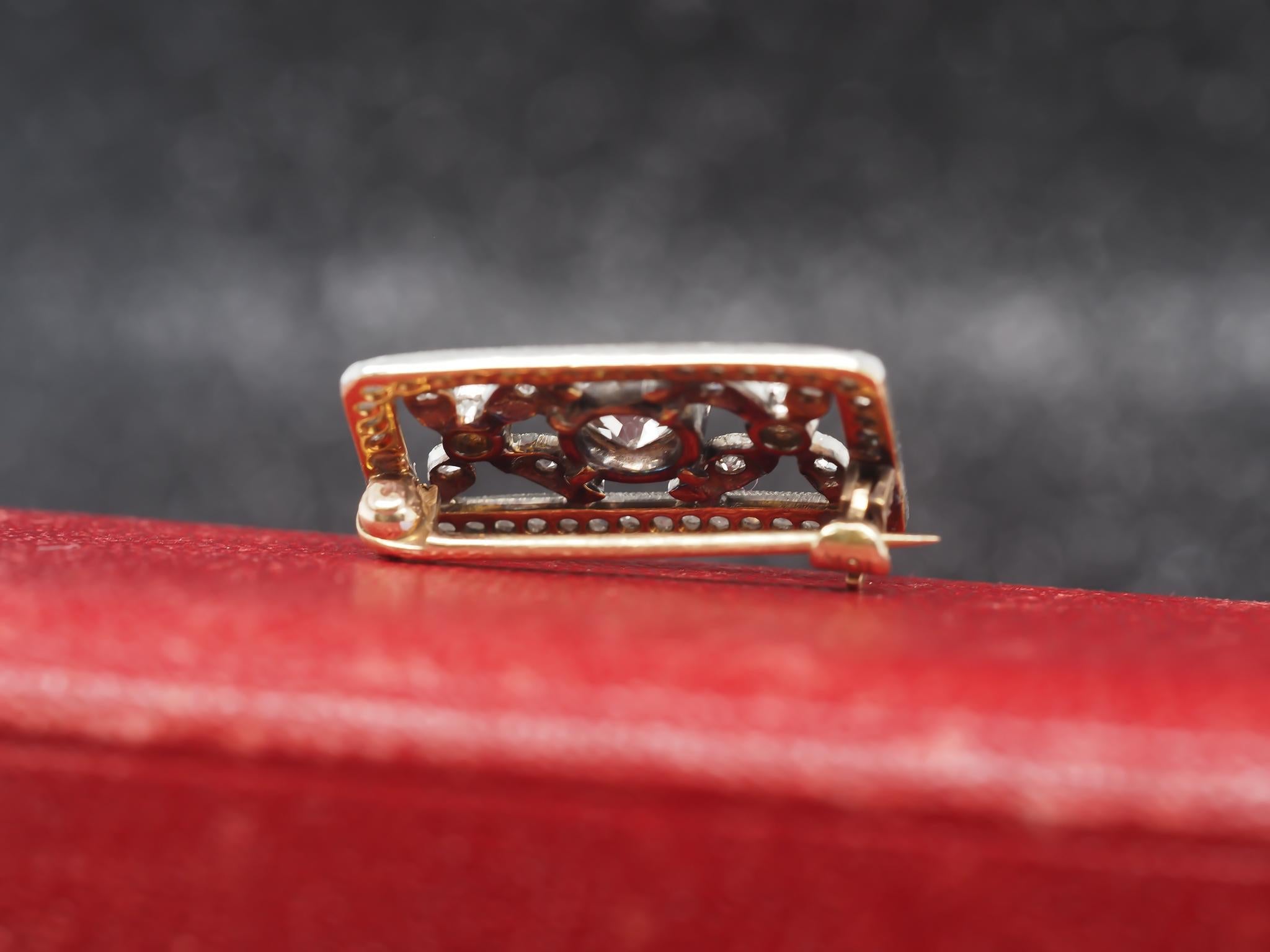 Edwardian Platinum and 10K Yellow Gold Brooch In Good Condition For Sale In Hicksville, NY