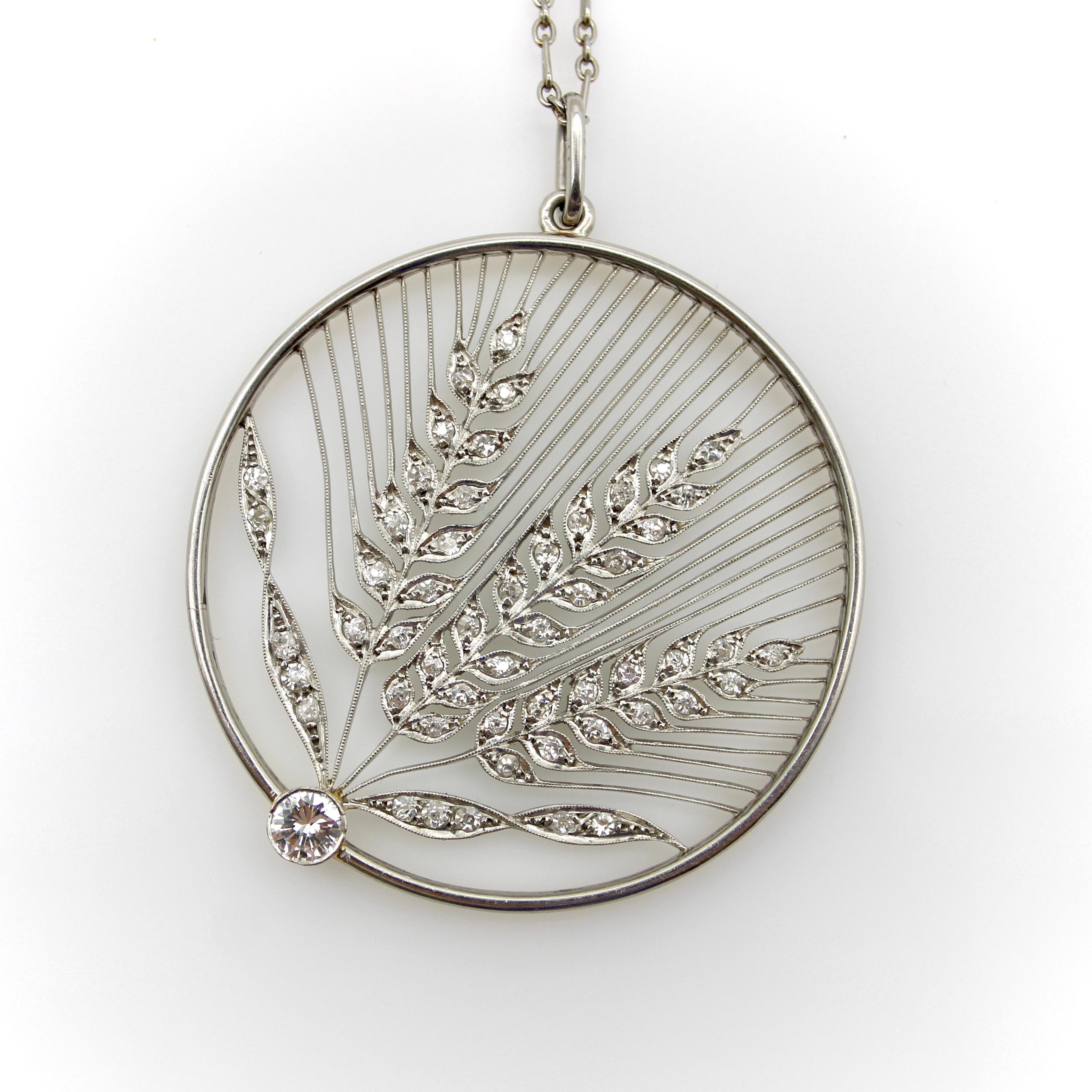Taille vieille mine Collier édouardien en platine et or 18 carats avec pendentif en forme de blé ajouré et orné de diamants en vente