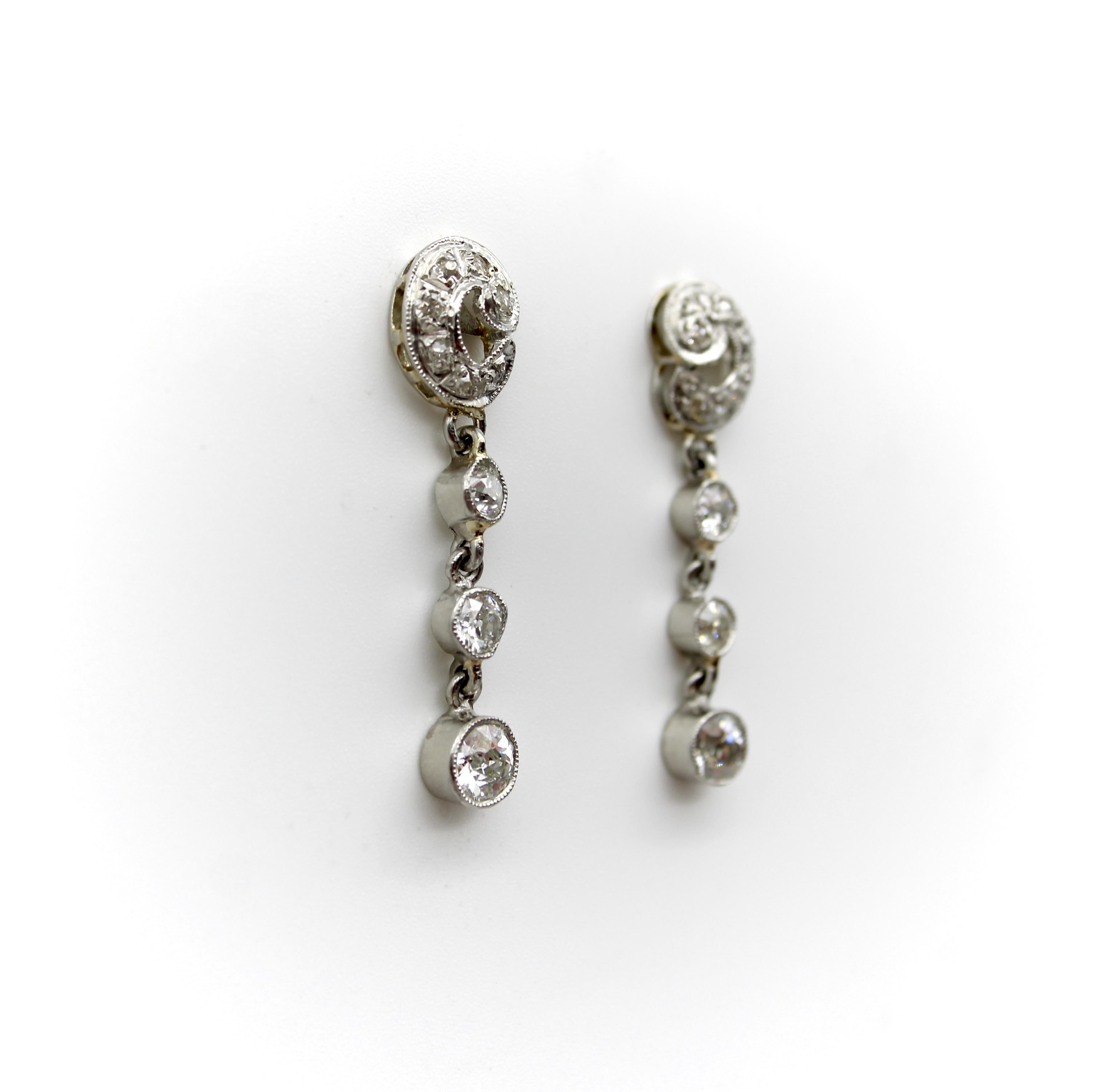 Taille vieille Europe Boucles d'oreilles pendantes édouardiennes en platine et diamant de taille européenne ancienne en vente