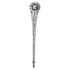 Edwardian Platinum Brooch with 47 Diamonds and Pearl, Circa 1907