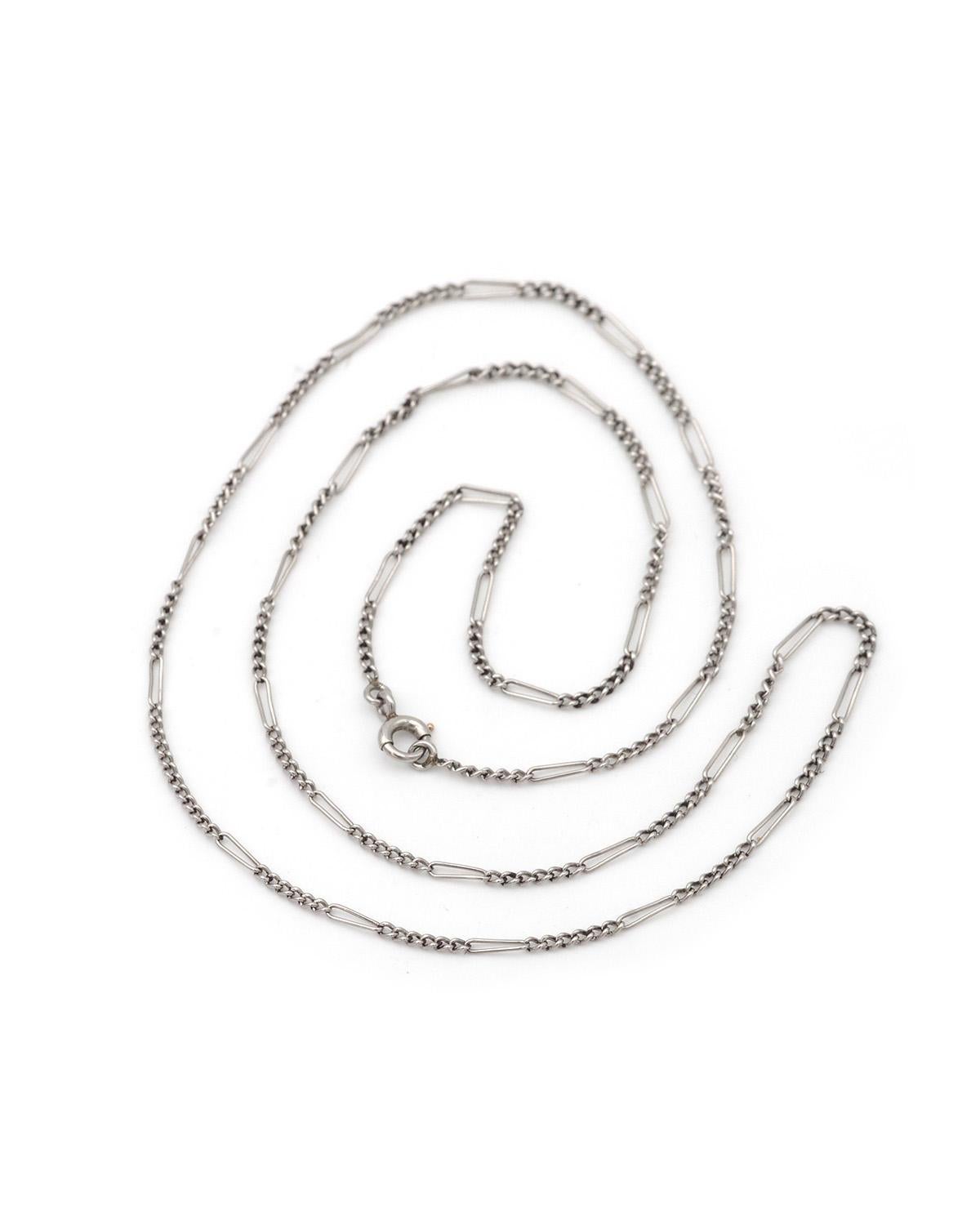 Edwardian platinum chain with alternating links, antique chain In Good Condition For Sale In PARIS, FR
