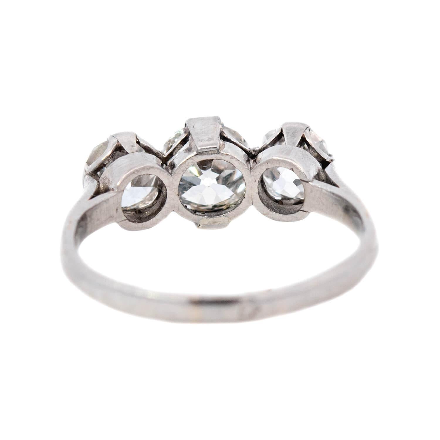 De las mujeres Anillo Eduardiano de Platino y Diamantes de 3 Piedras en venta