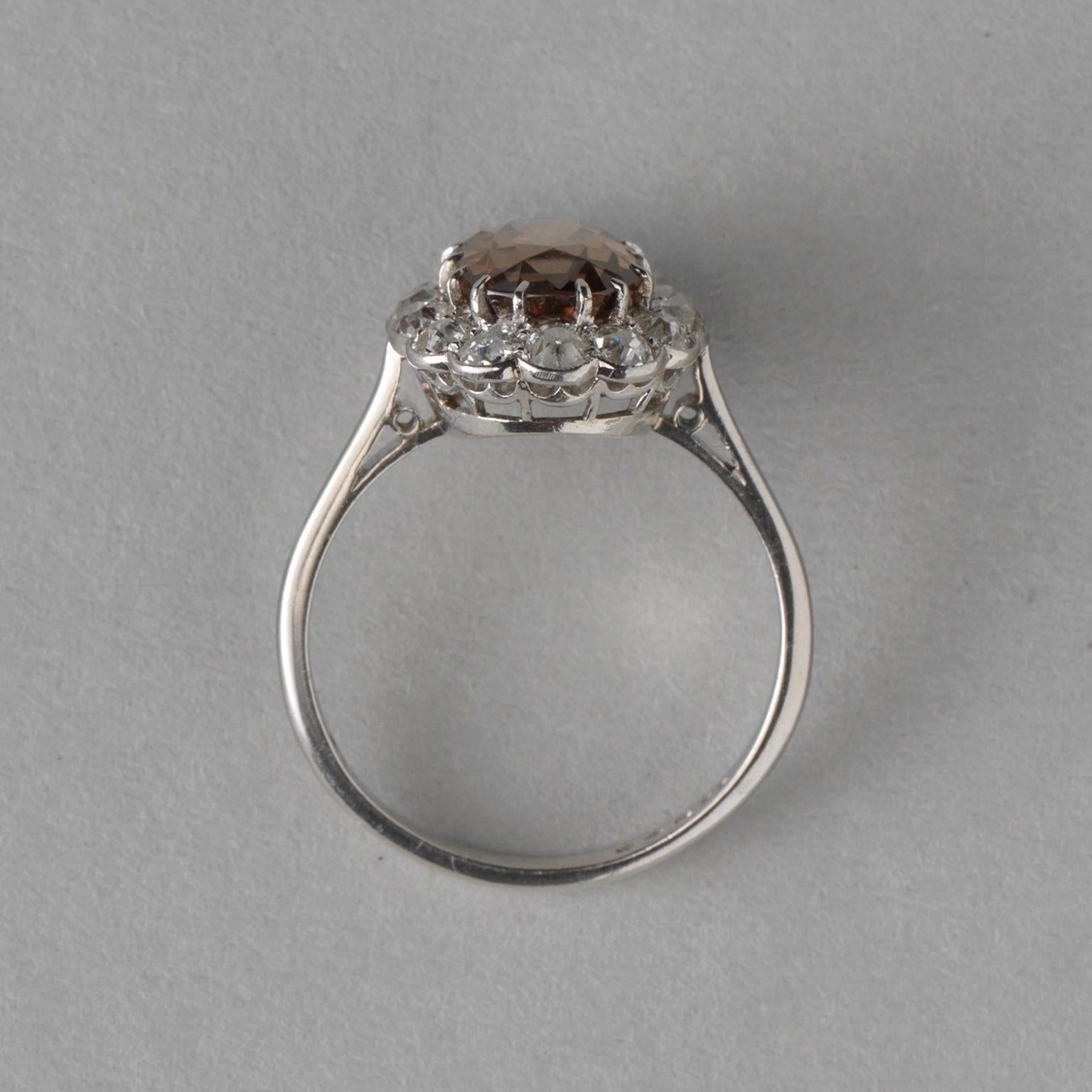 Edwardian Platinum Diamond and Zircon Ring In Good Condition In Amsterdam, NL