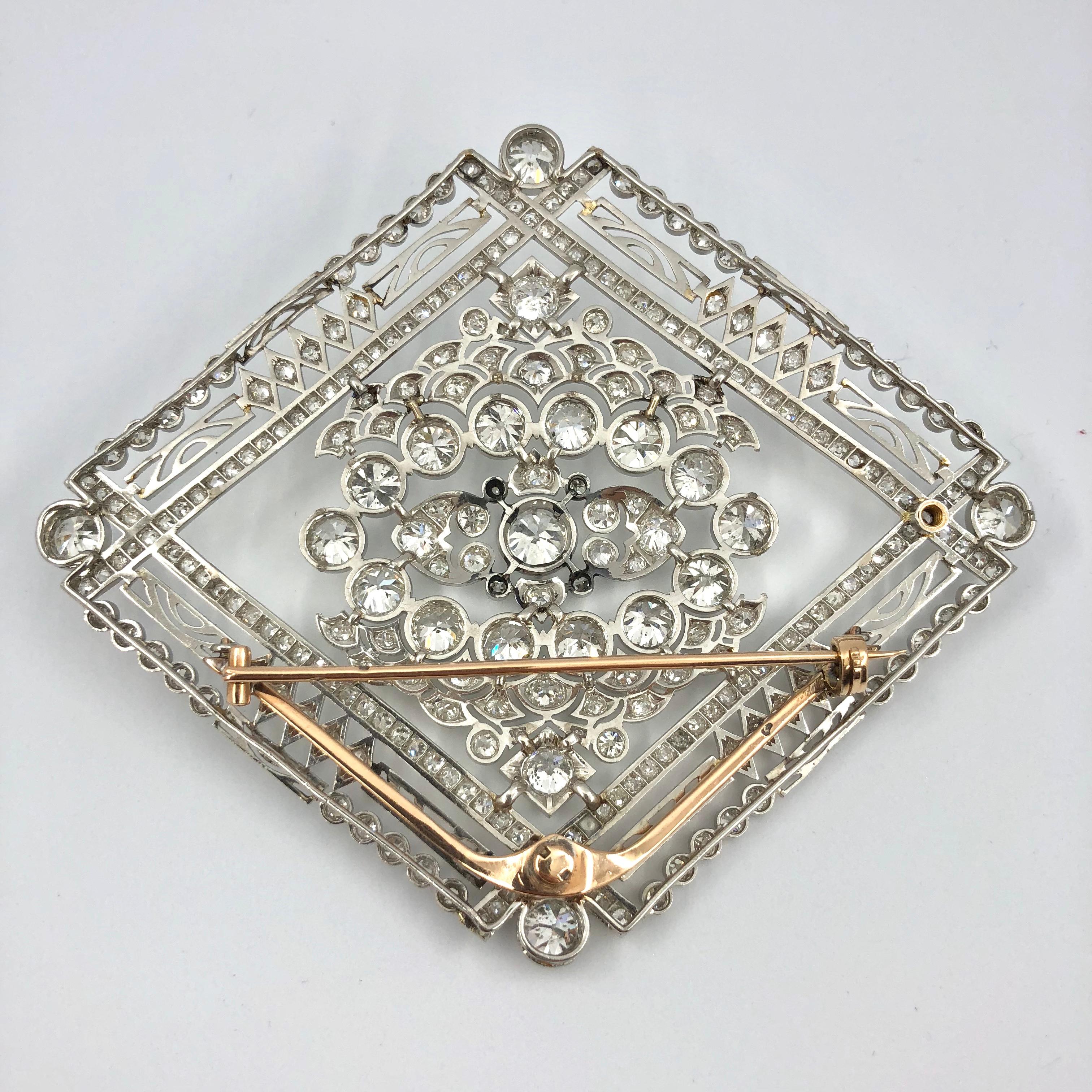 Round Cut Edwardian Platinum Diamond Brooch, 1910s
