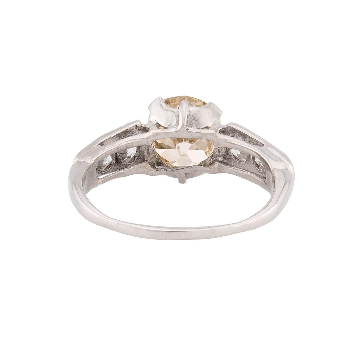 Bague de fiançailles édouardienne en platine avec diamant 1,70ct Bon état - En vente à Narberth, PA