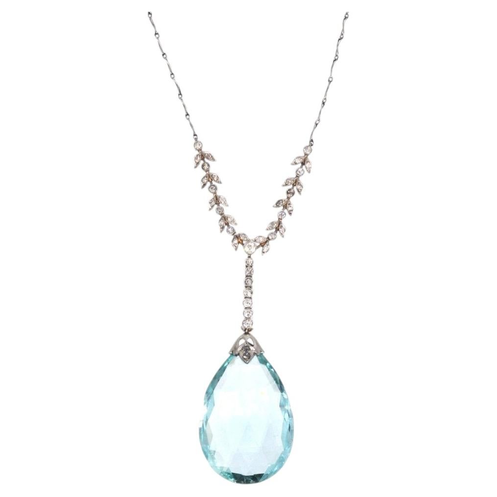 Halskette im edwardianischen Stil aus Platin mit Diamanten und einem großen, 30-Karat-Aquamarin in Tropfenform
