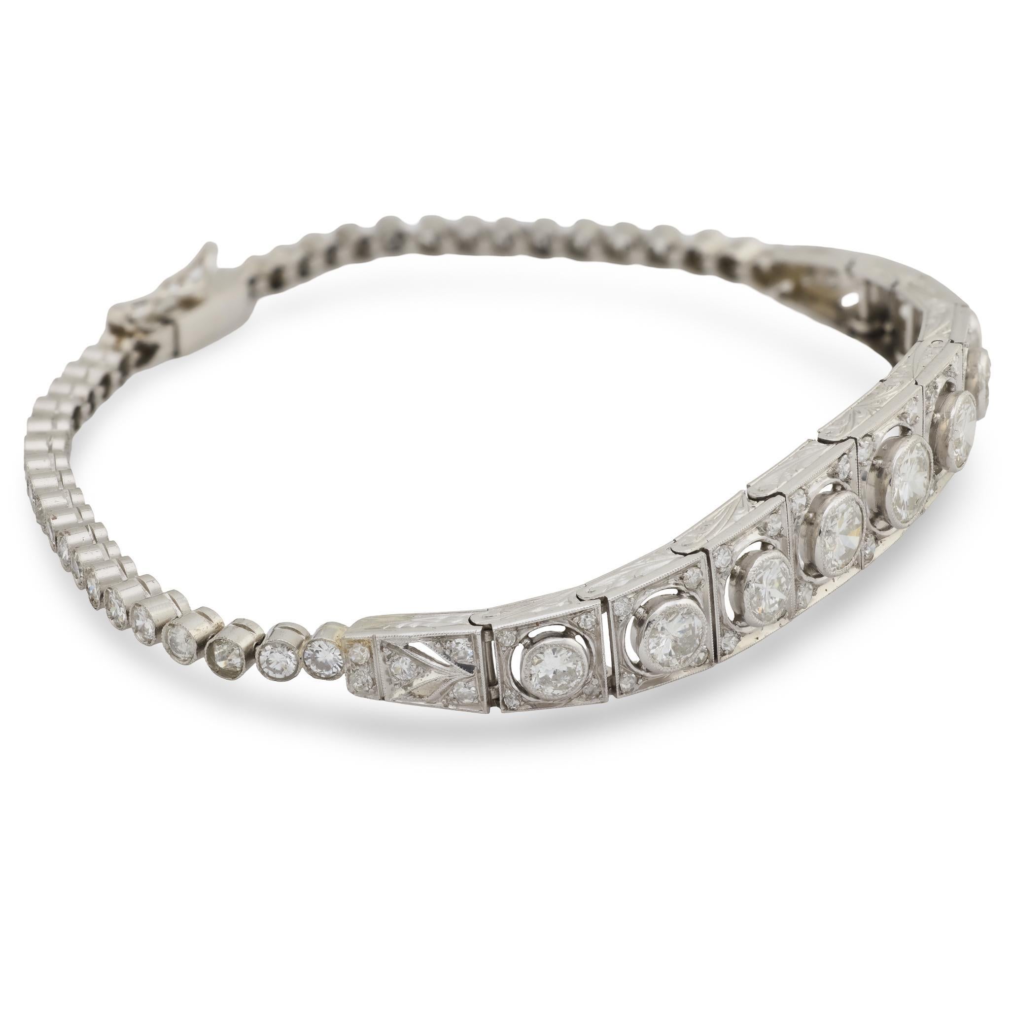 Taglio antico europeo Bracciale edoardiano in platino con diamanti in vendita