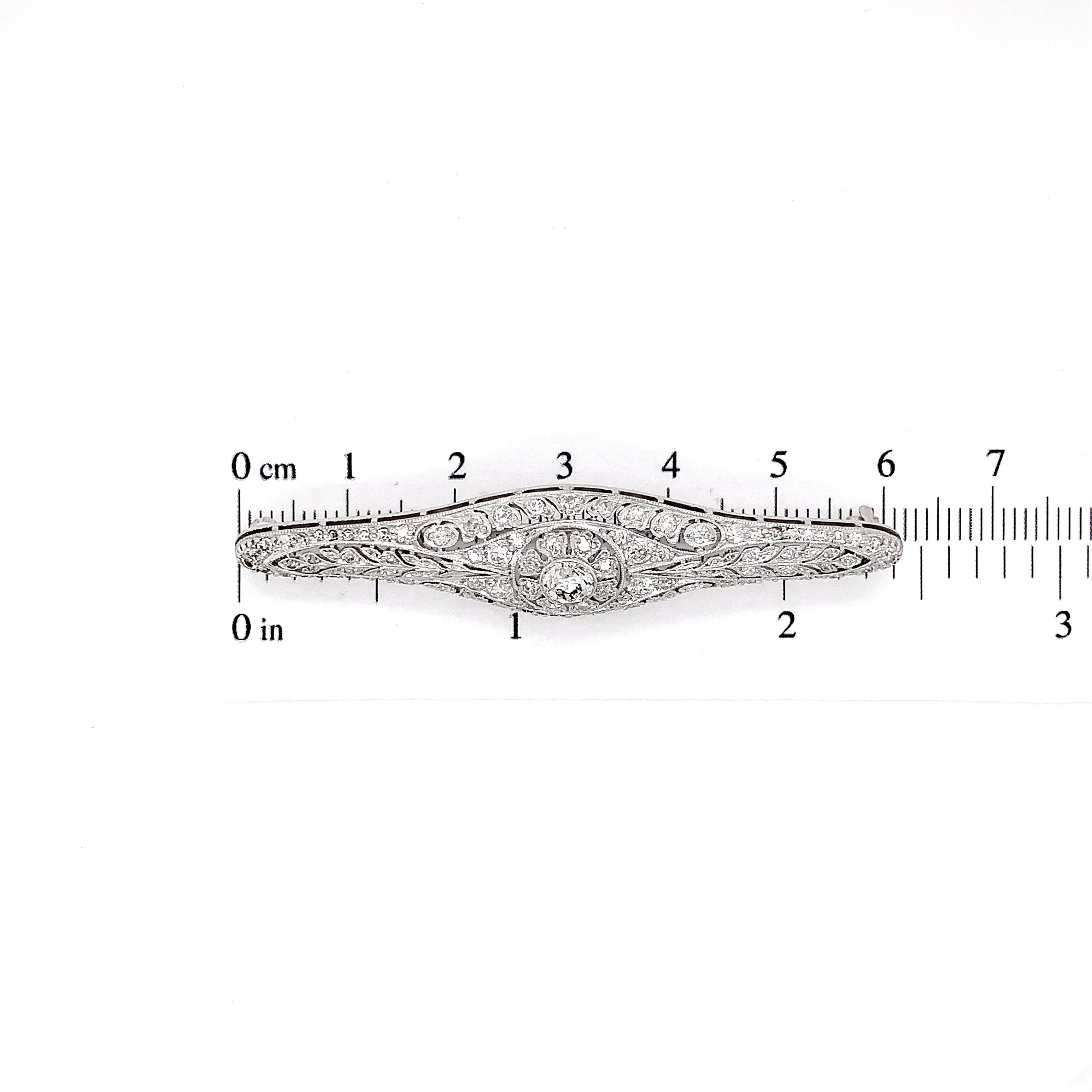 Women's Edwardian Platinum Filigree 1.50 carat tw Diamond Floral Bar Pin For Sale